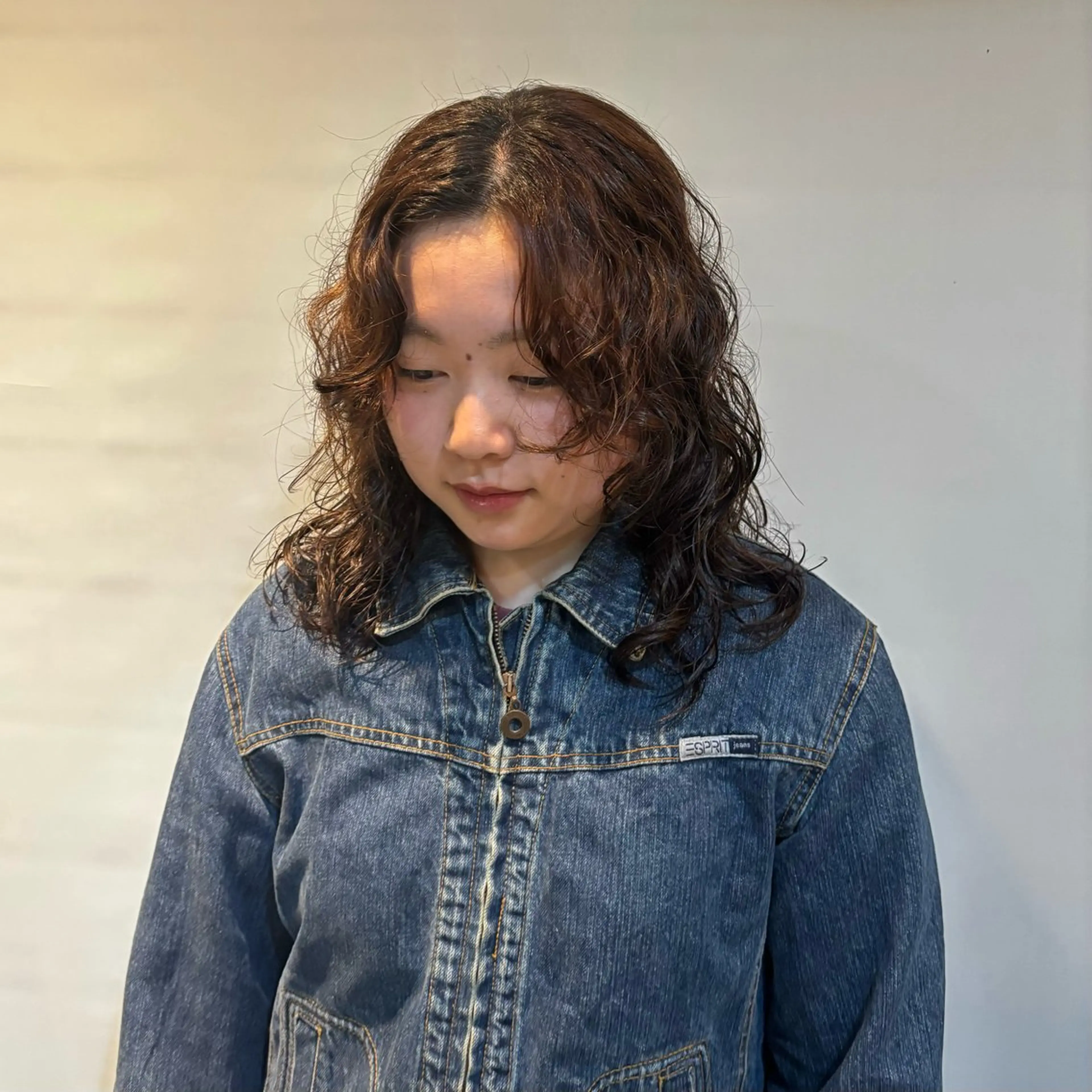 ミディアム パーマ HANA所属・林 小桃のヘアスタイル