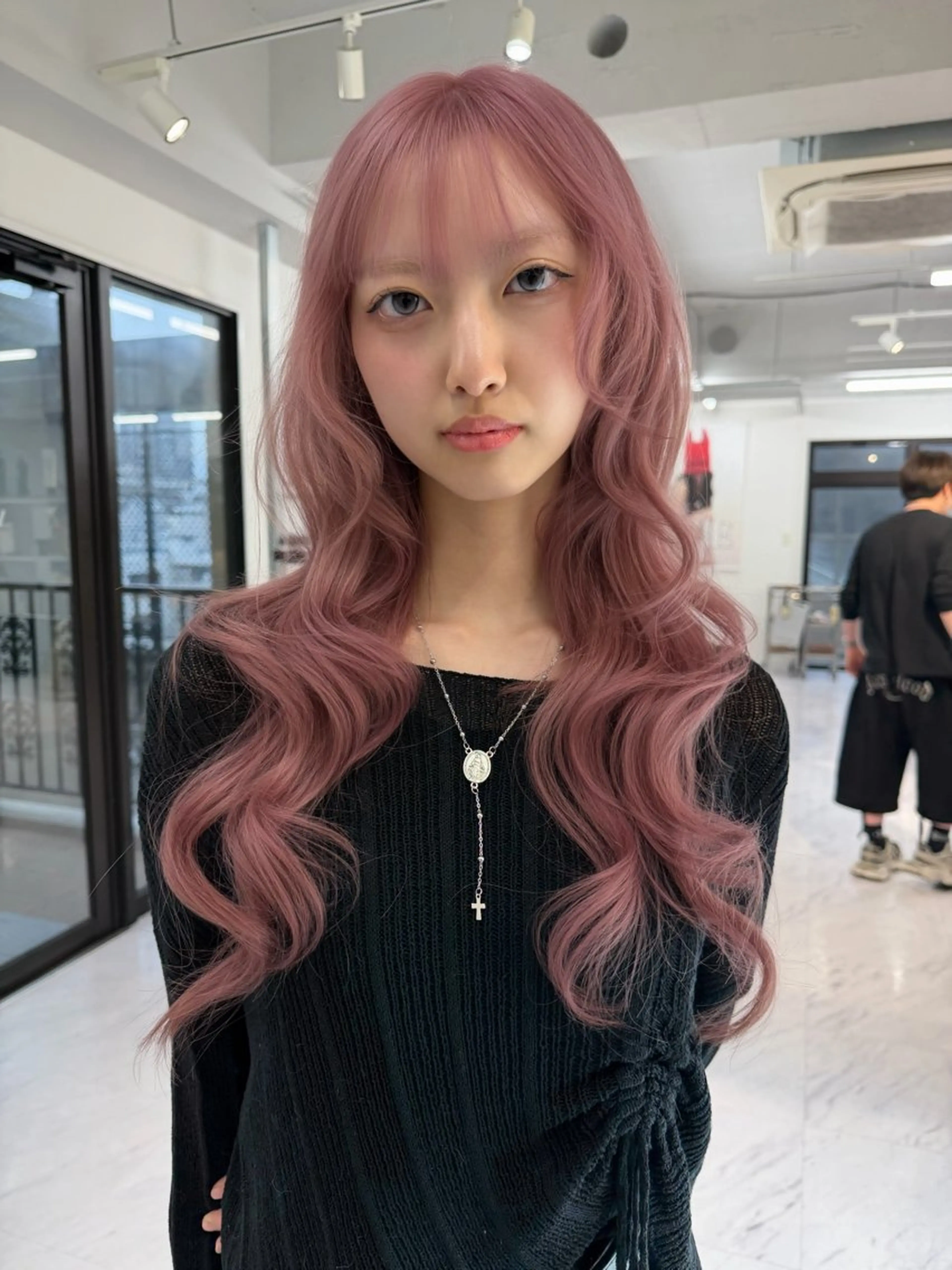 ロング カラー ベージュカラー ブリーチ ケアブリーチ デザインカラー ダブルカラー ヘアカラー トリートメント TATSUブリーチ/ ミルクティーベージュのヘアスタイル
