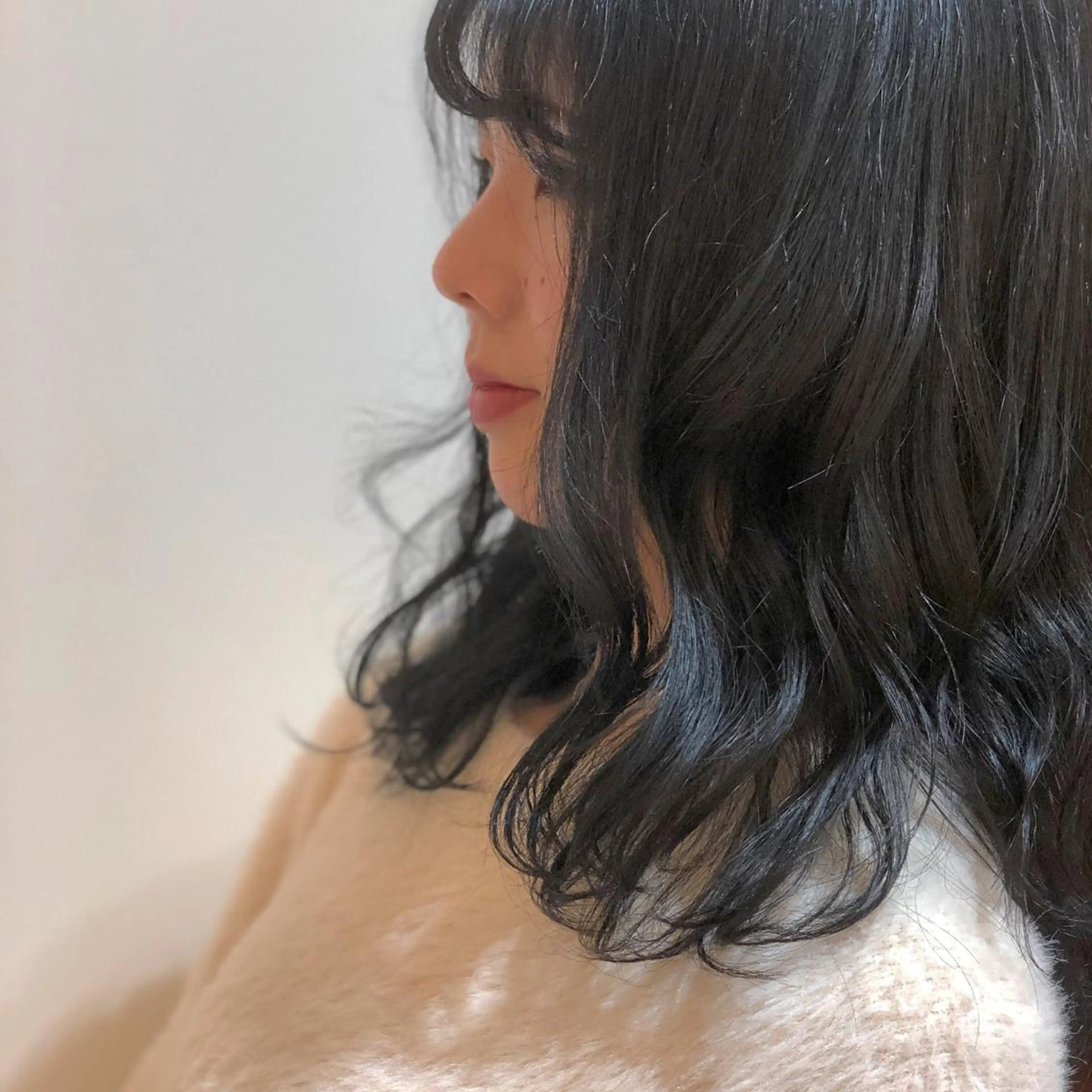 ミディアム カラー 齊藤 衣梨佳のヘアスタイル