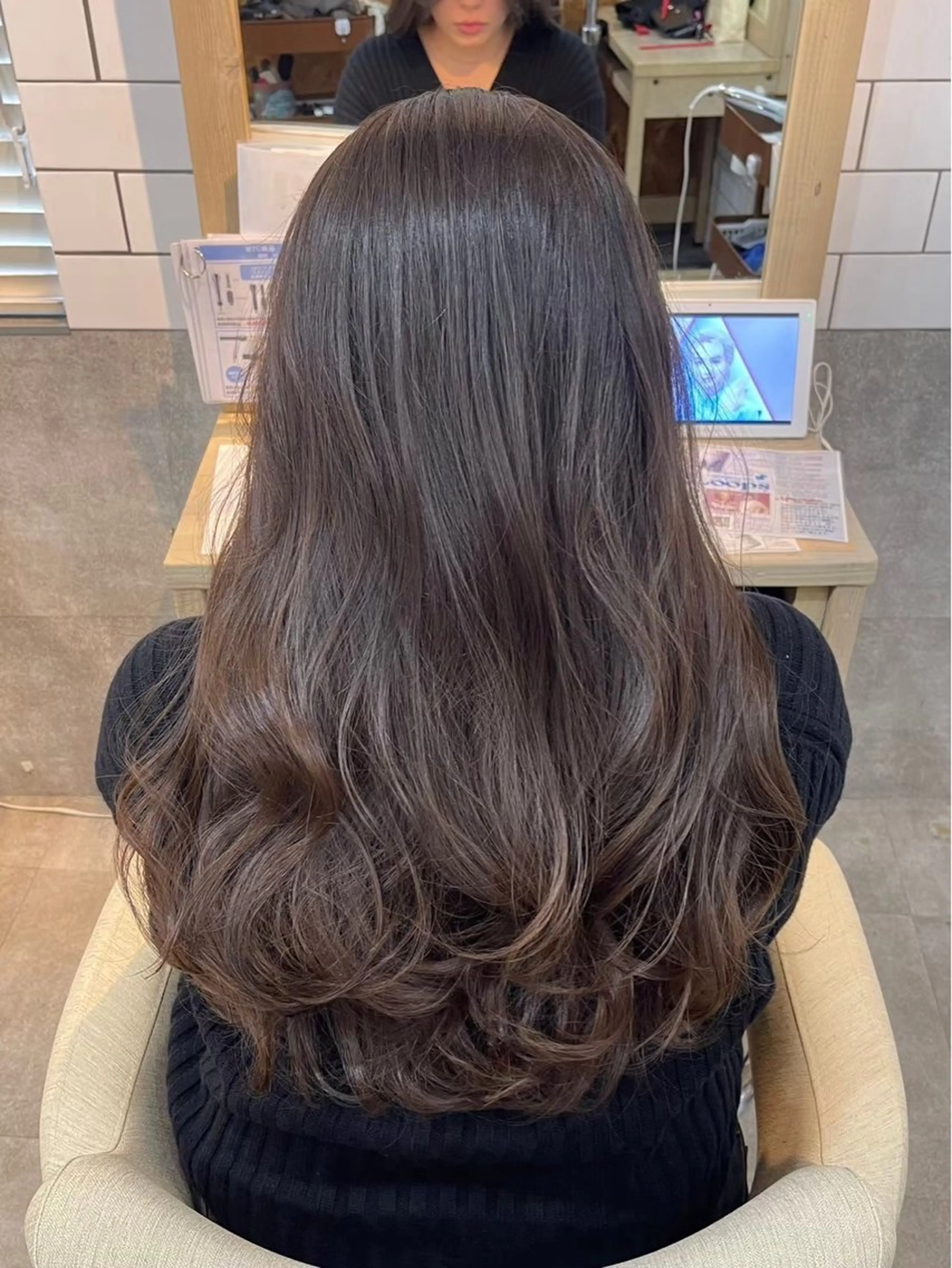 ロング カラー 透明感カラー ロング トリートメント wakana／ カット／ハイライトのヘアスタイル