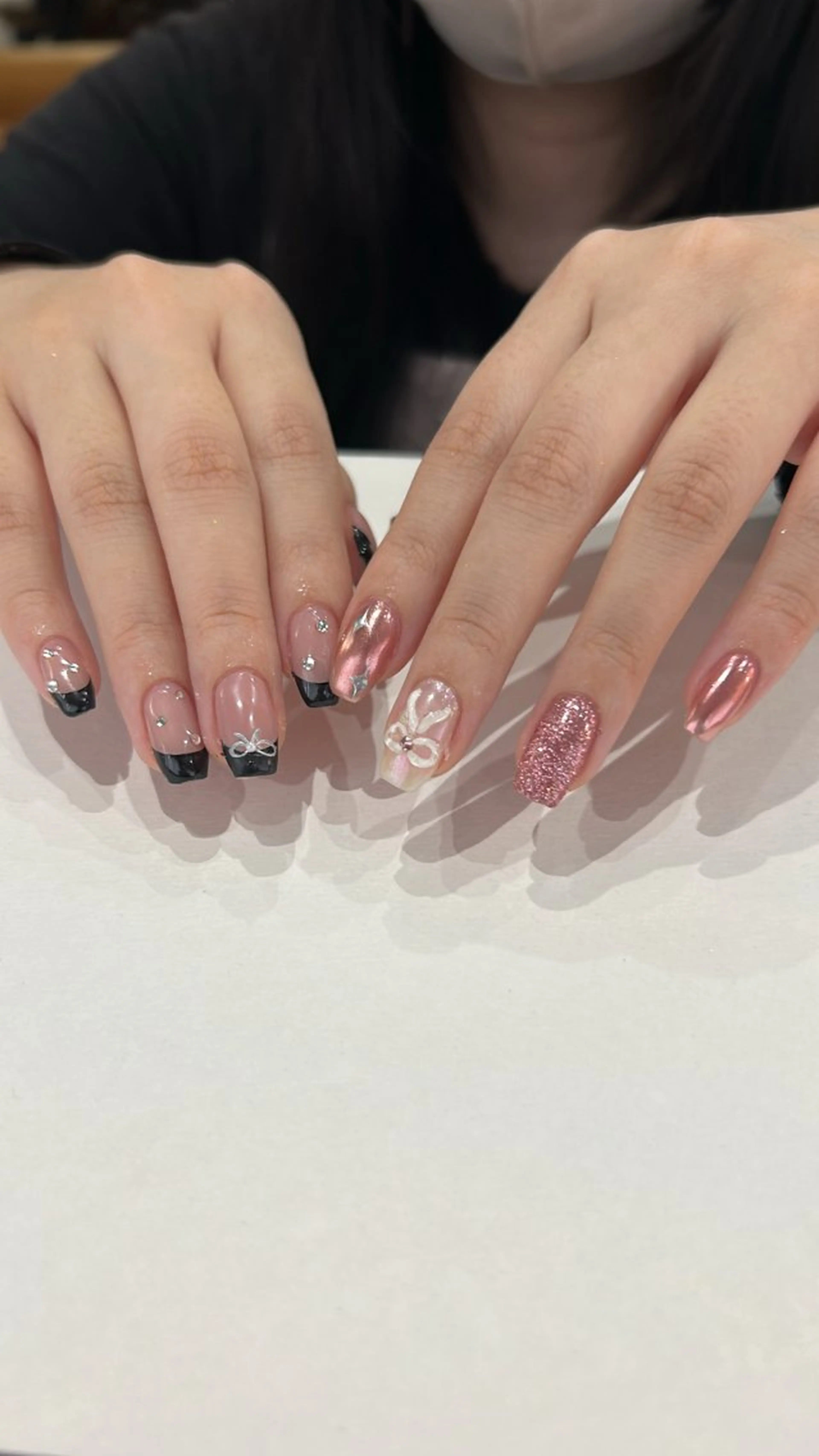 ネイル ガーリー scré as Ételのネイルデザイン