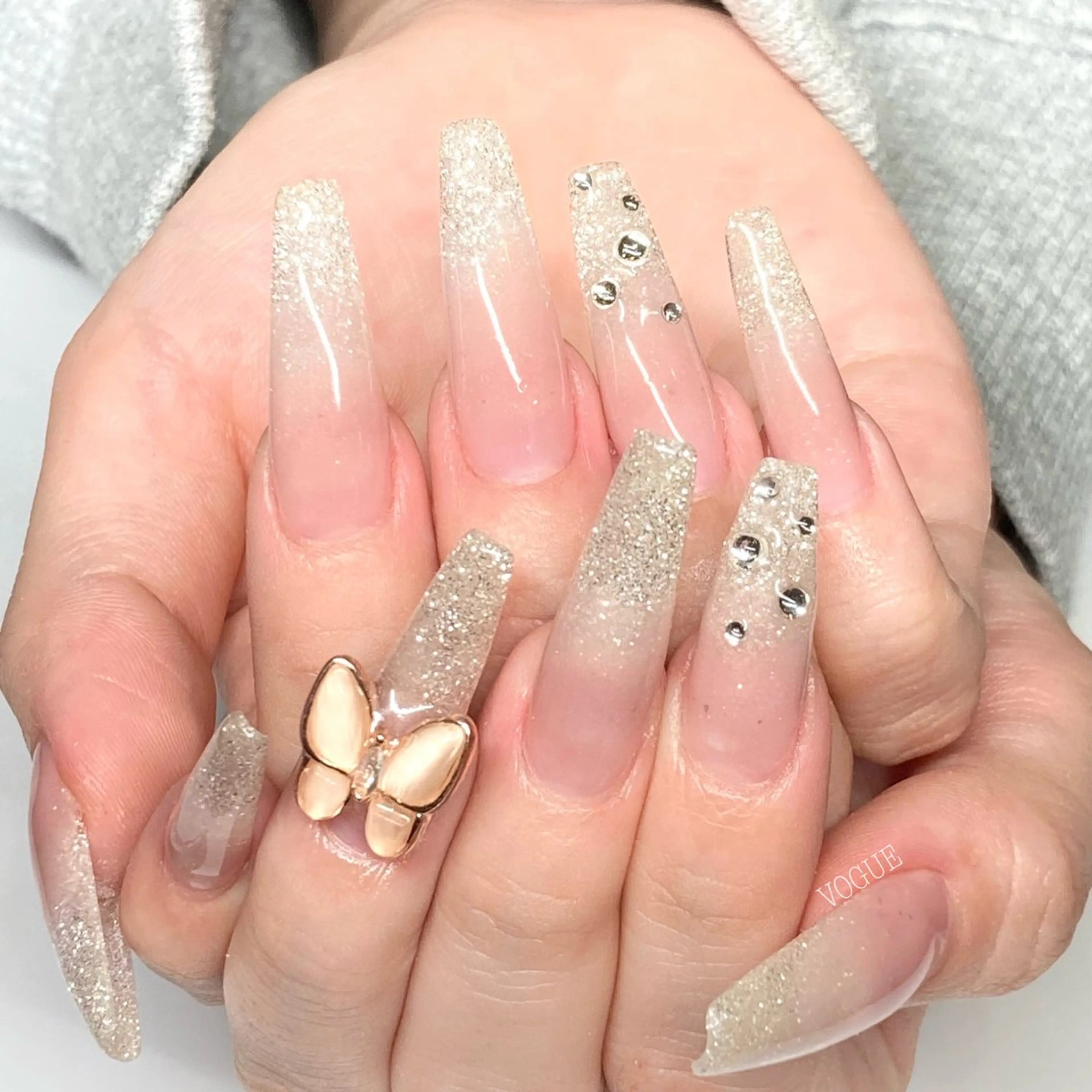 ネイル ハンドネイル VOGUE ×SWANのネイルデザイン