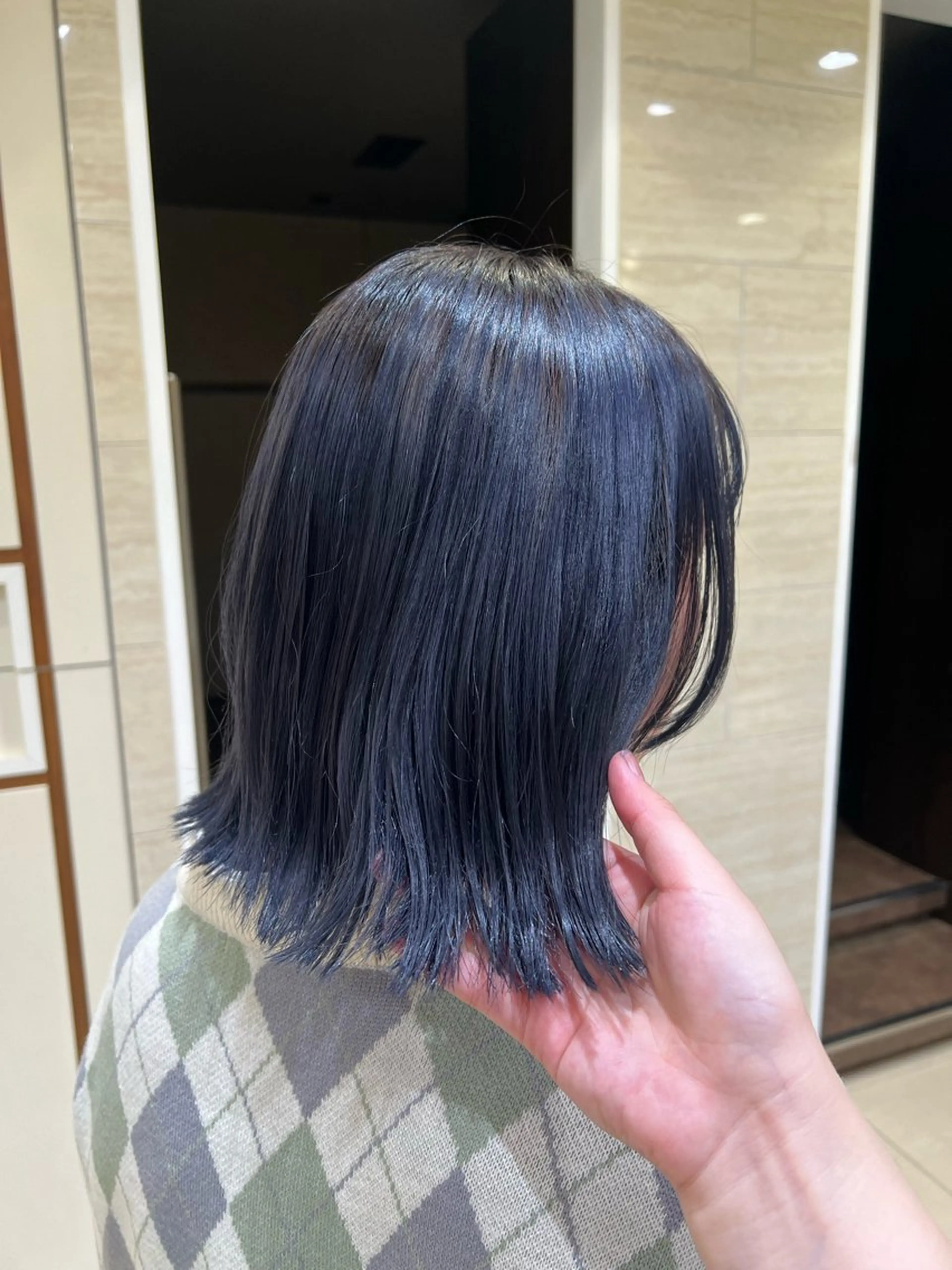 カラー ヘアカラー hina 🛋️ブリーチカラーのヘアスタイル