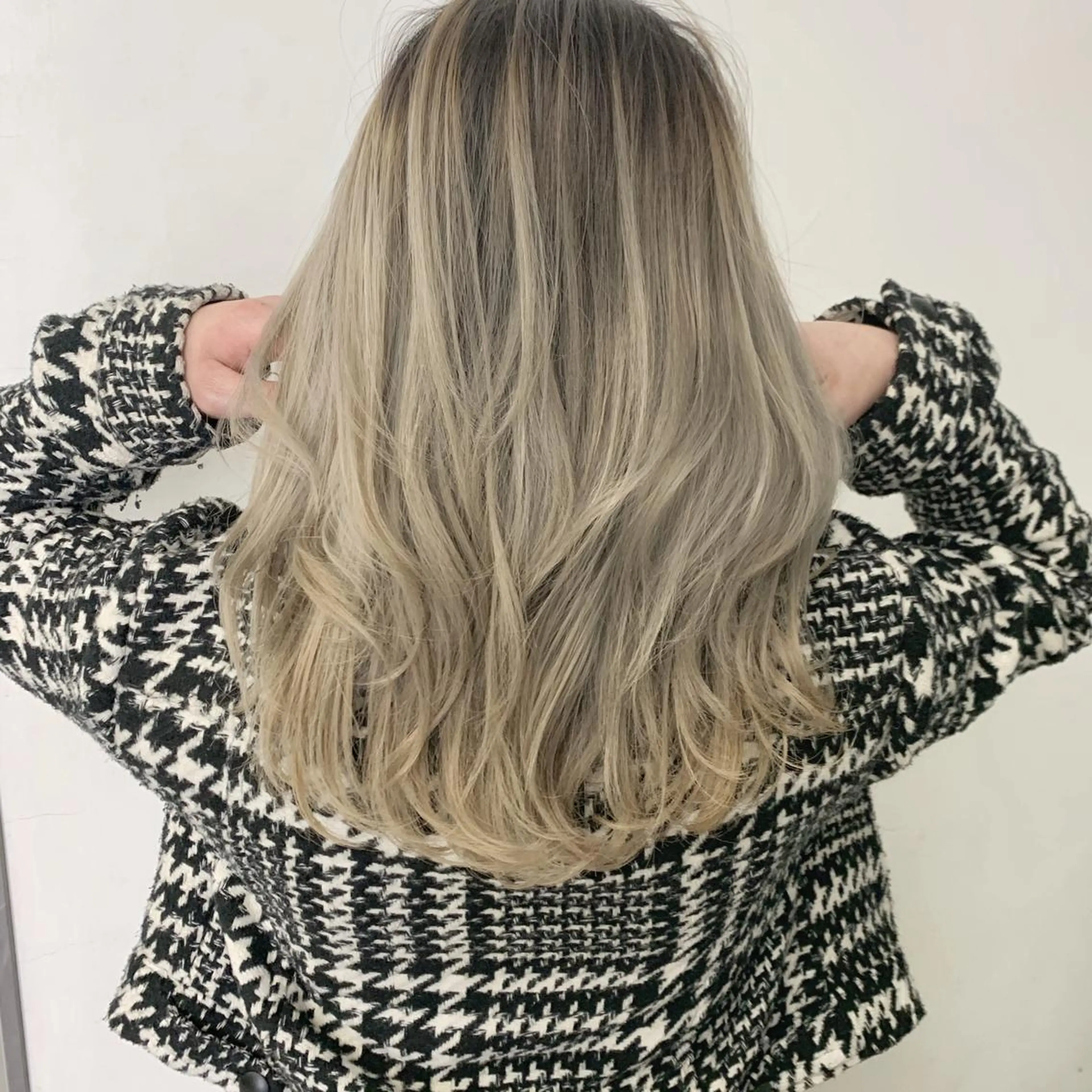 セミロング カラー ひらやま りょういちのヘアスタイル
