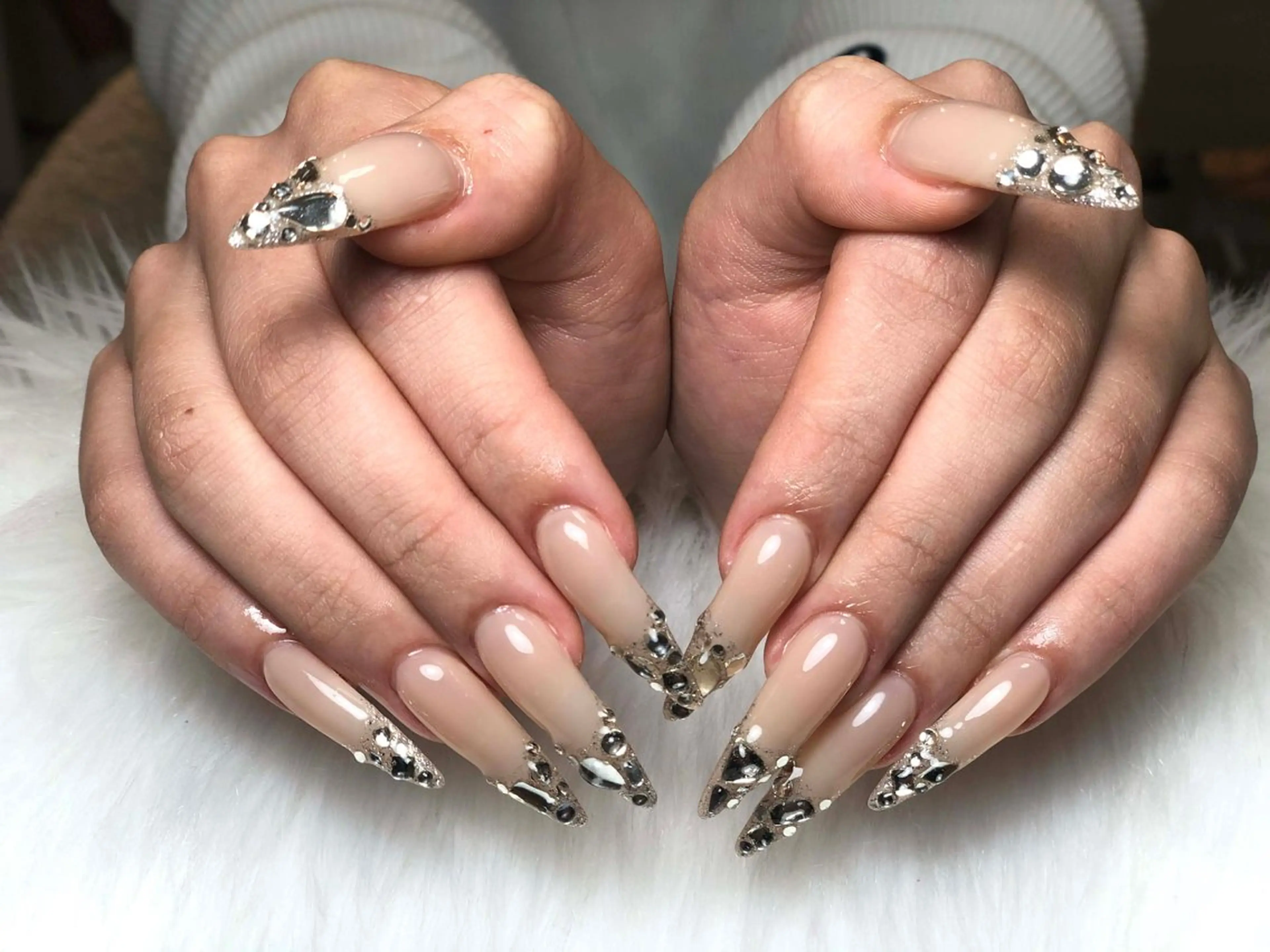 ネイル フレンチネイル ジェルネイル ガーリー 韓国ネイル ロングネイル ハンドネイル NieNail Nezukoのネイルデザイン
