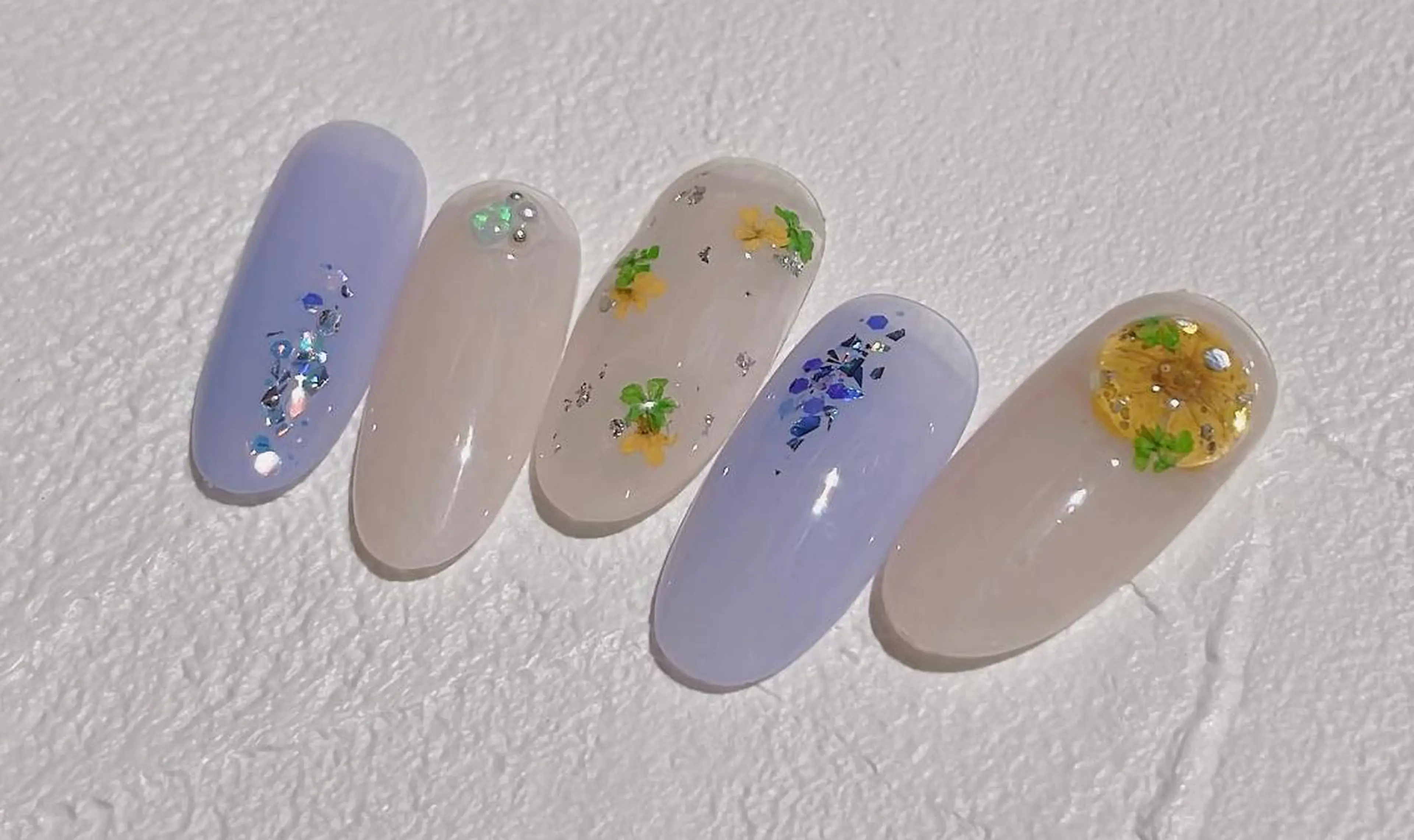 ネイル マツエク・マツパ まつげパーマ ボリュームラッシュ ジェルネイル ニュアンスネイル パラジェル 髙橋 敦子のネイルデザイン