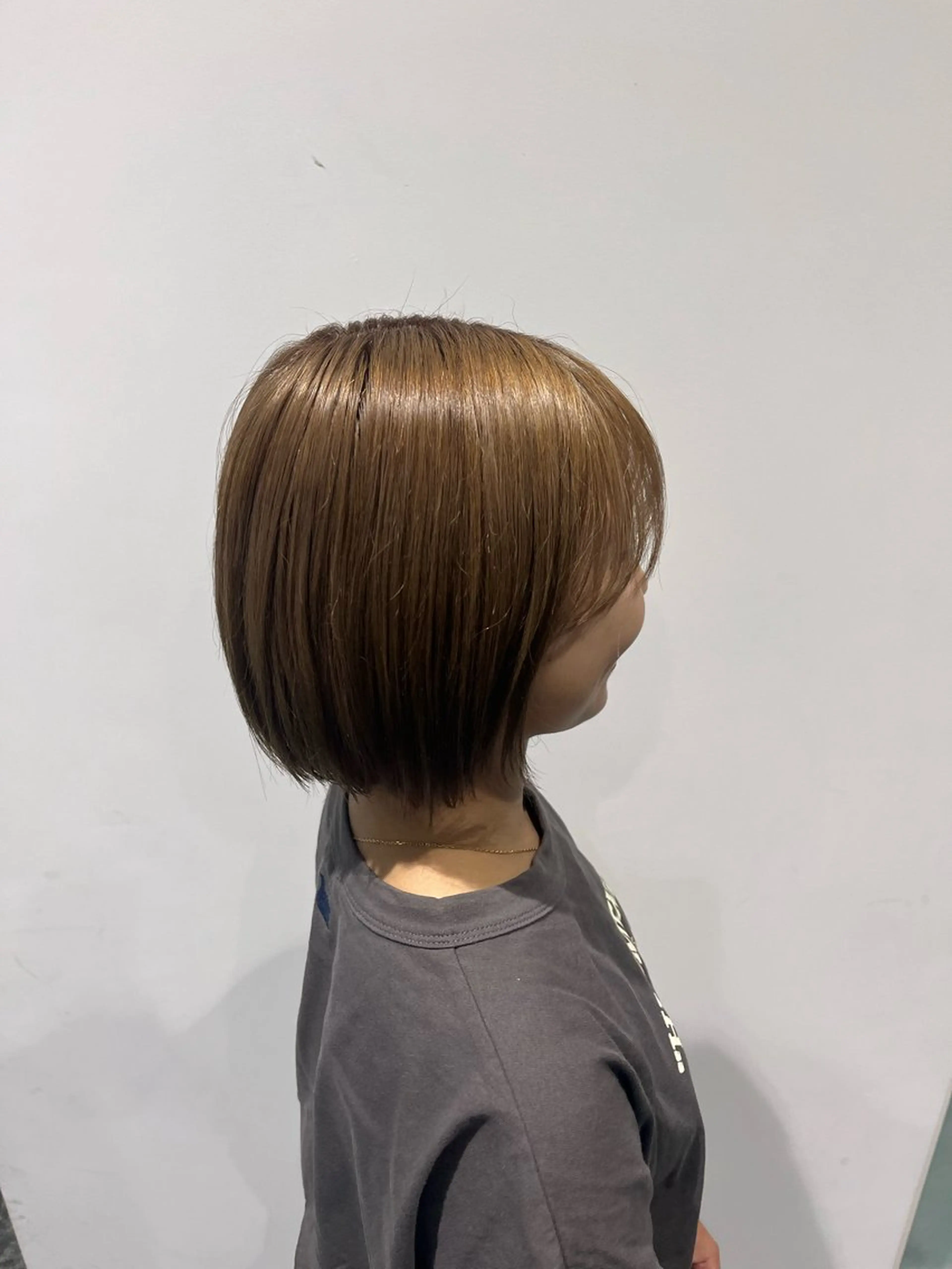 ショート カラー ベージュカラー 黒髪 ブリーチ ミルクティーベージュ るりな ARTRUSHのヘアスタイル