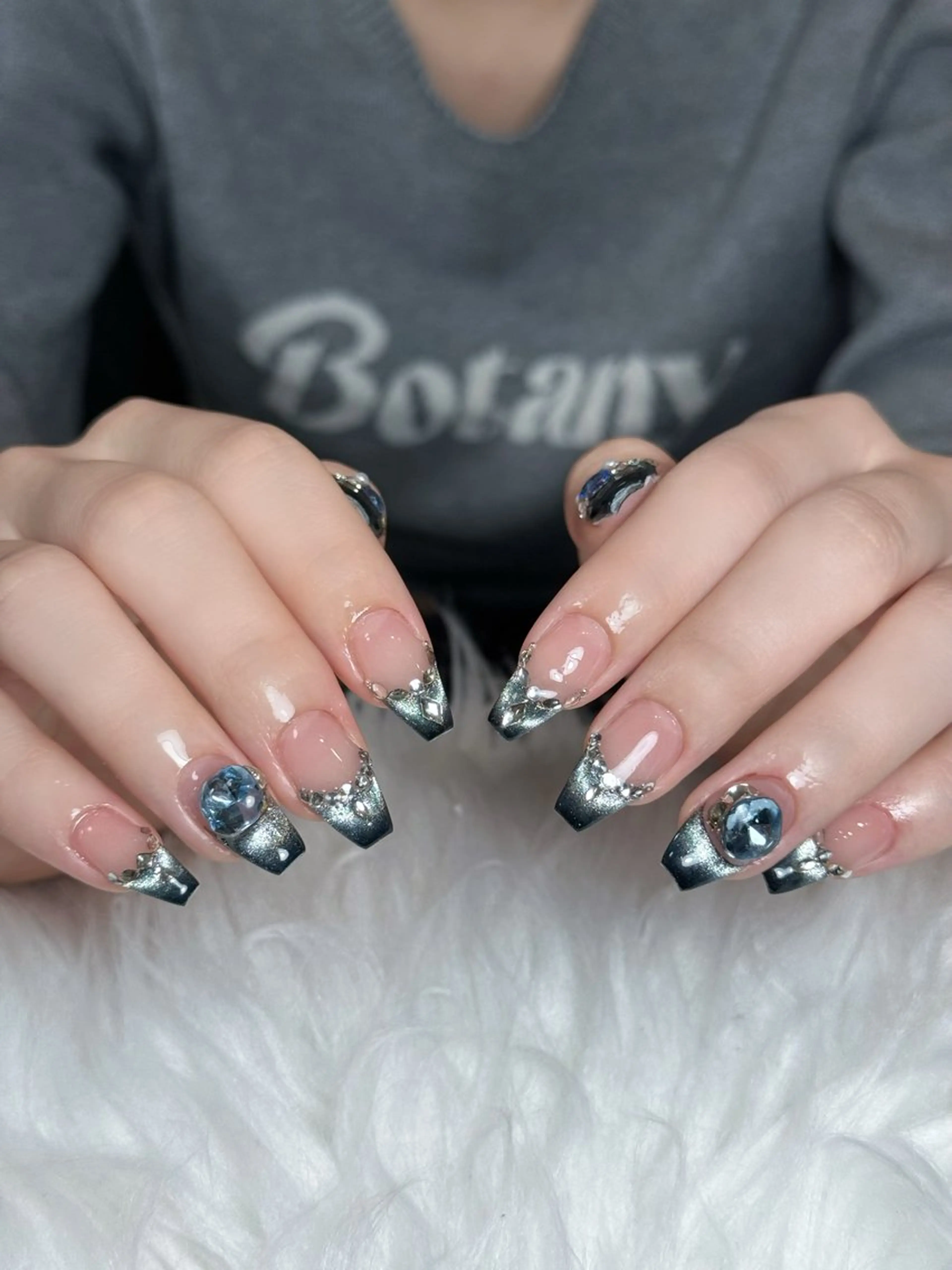 ネイル オーロラネイル ボルドー ブラウン 氷ネイル・うるうるネイル キラキラネイル ハンドネイル Julli NailStudioのネイルデザイン