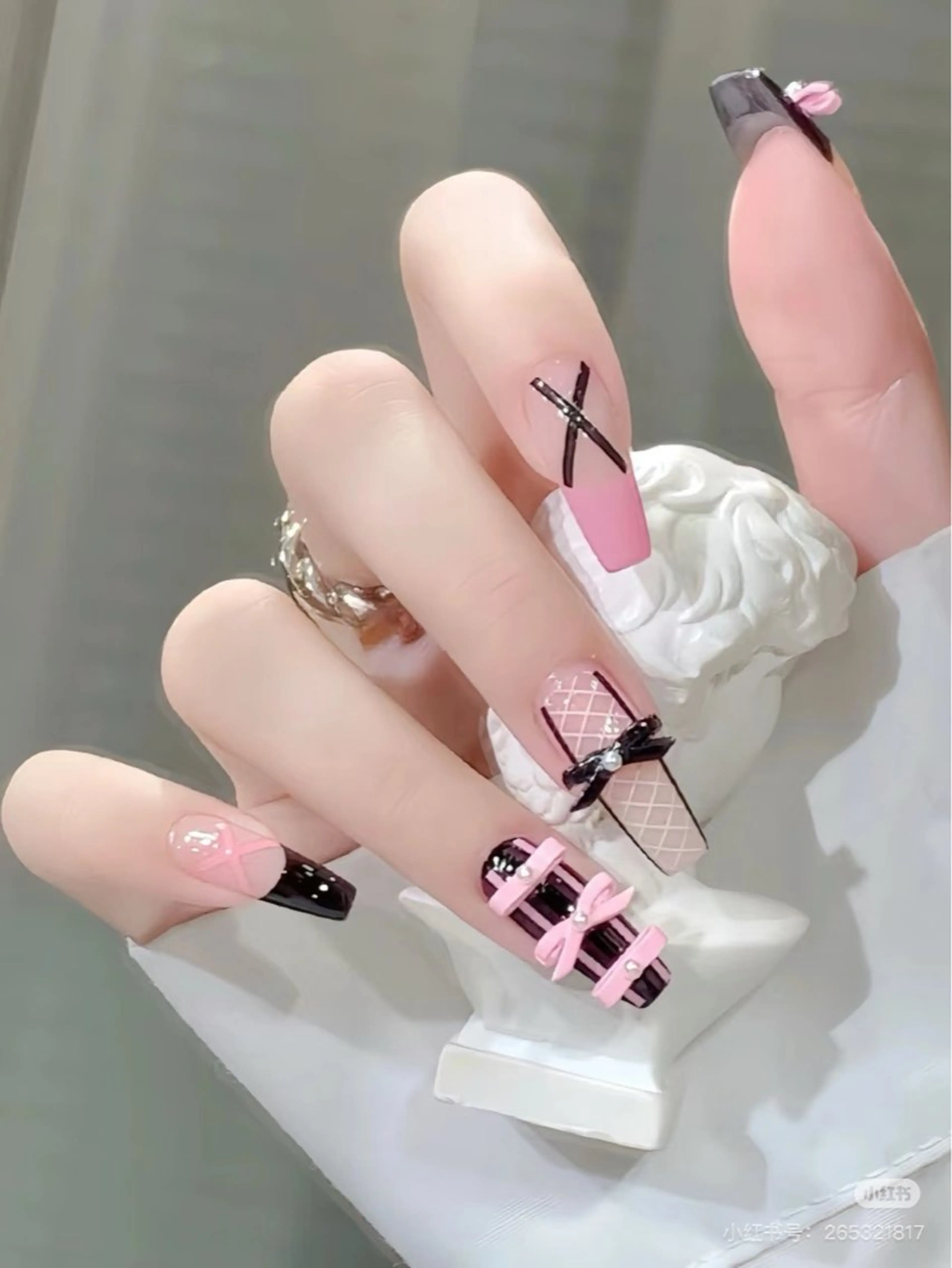 ネイル 成人式 ジェルネイル ネイルチップ ハンドネイル MoMoA Nail ネイル長さ出し専門店のネイルデザイン