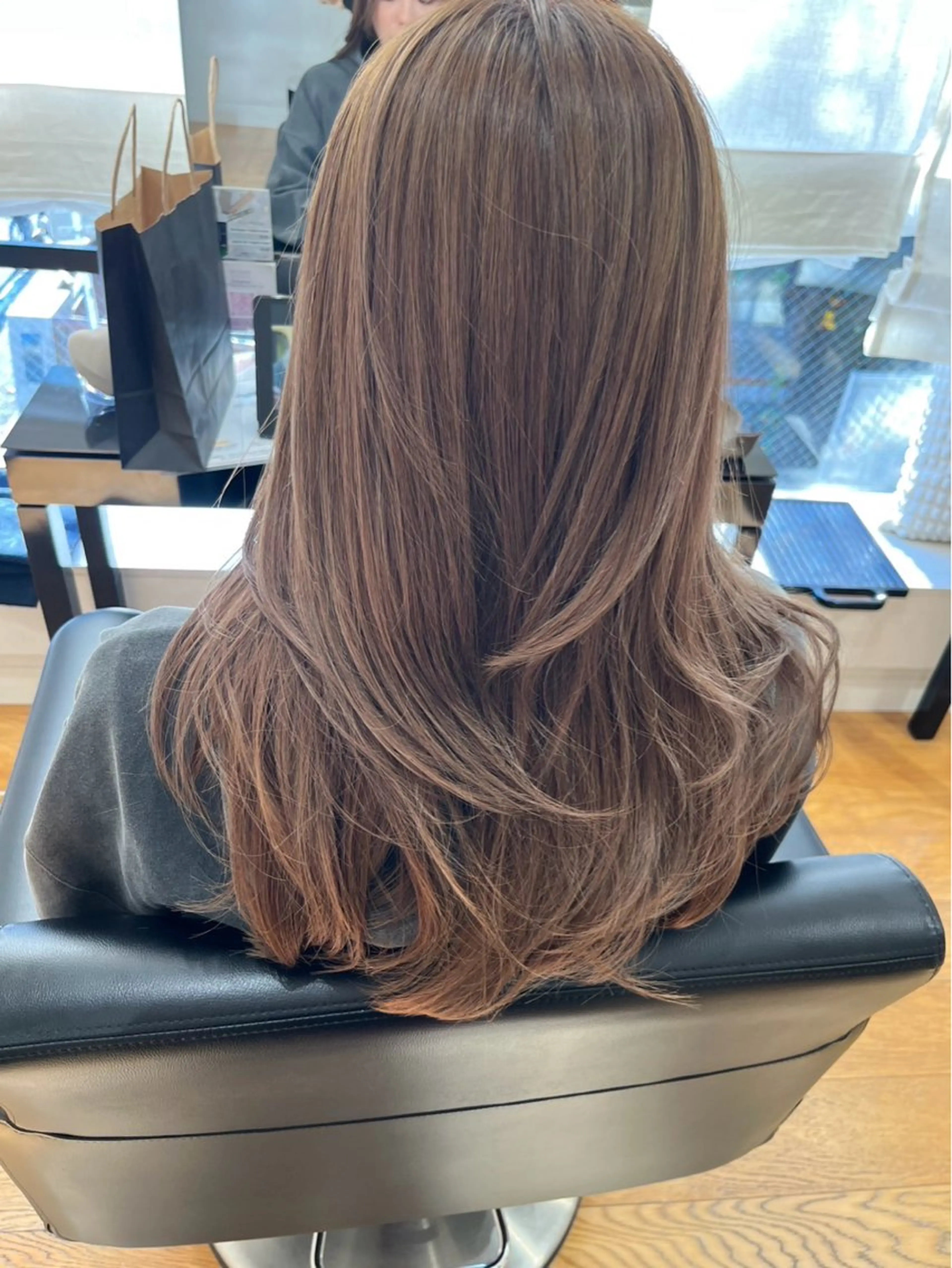 ロング ハイライト 縮毛矯正 鈴木 愛華のヘアスタイル