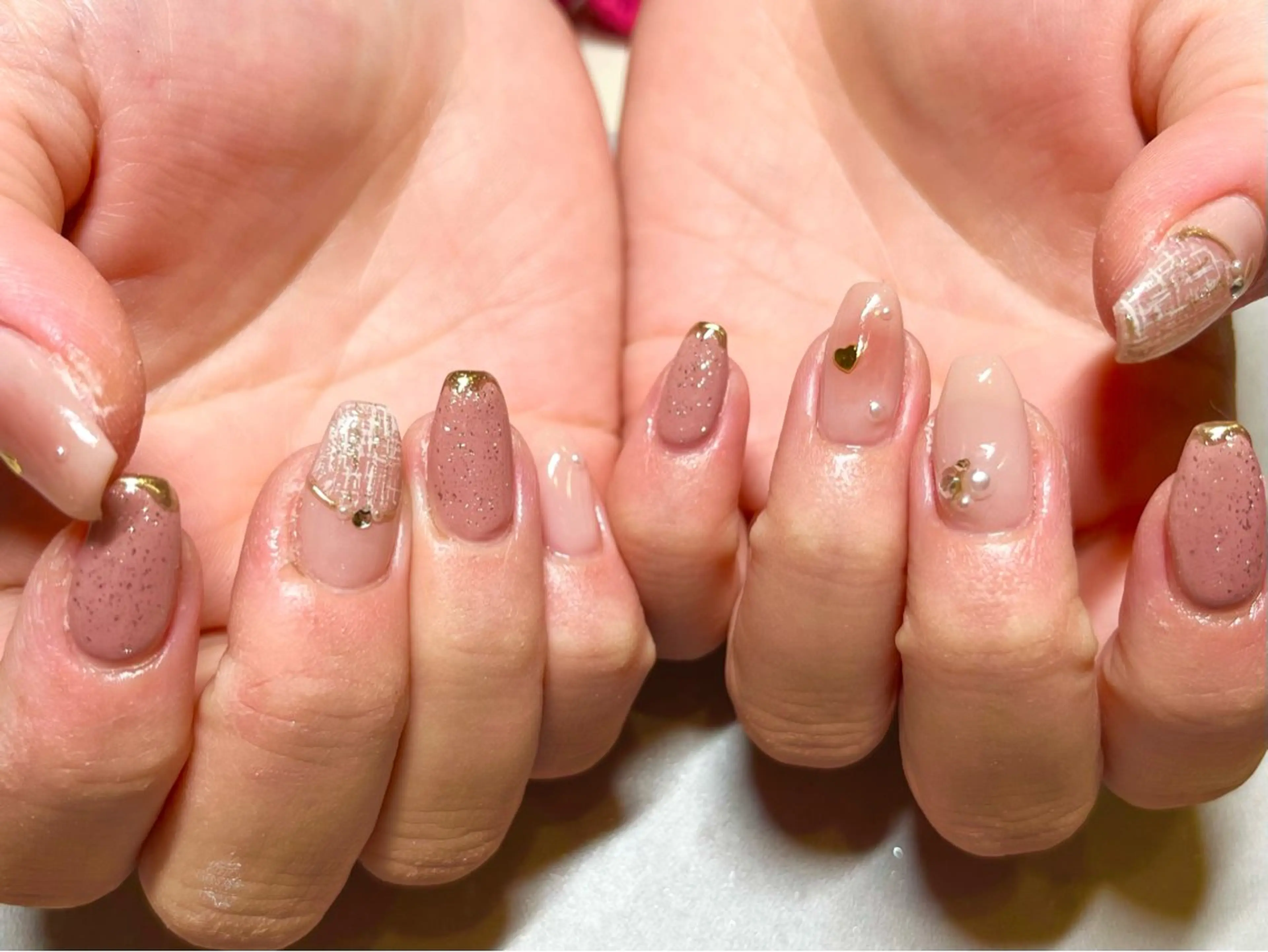 ネイル チークネイル ツイードネイル 🫧ちゅるん/韓国 Ayano𓈒🎀のネイルデザイン