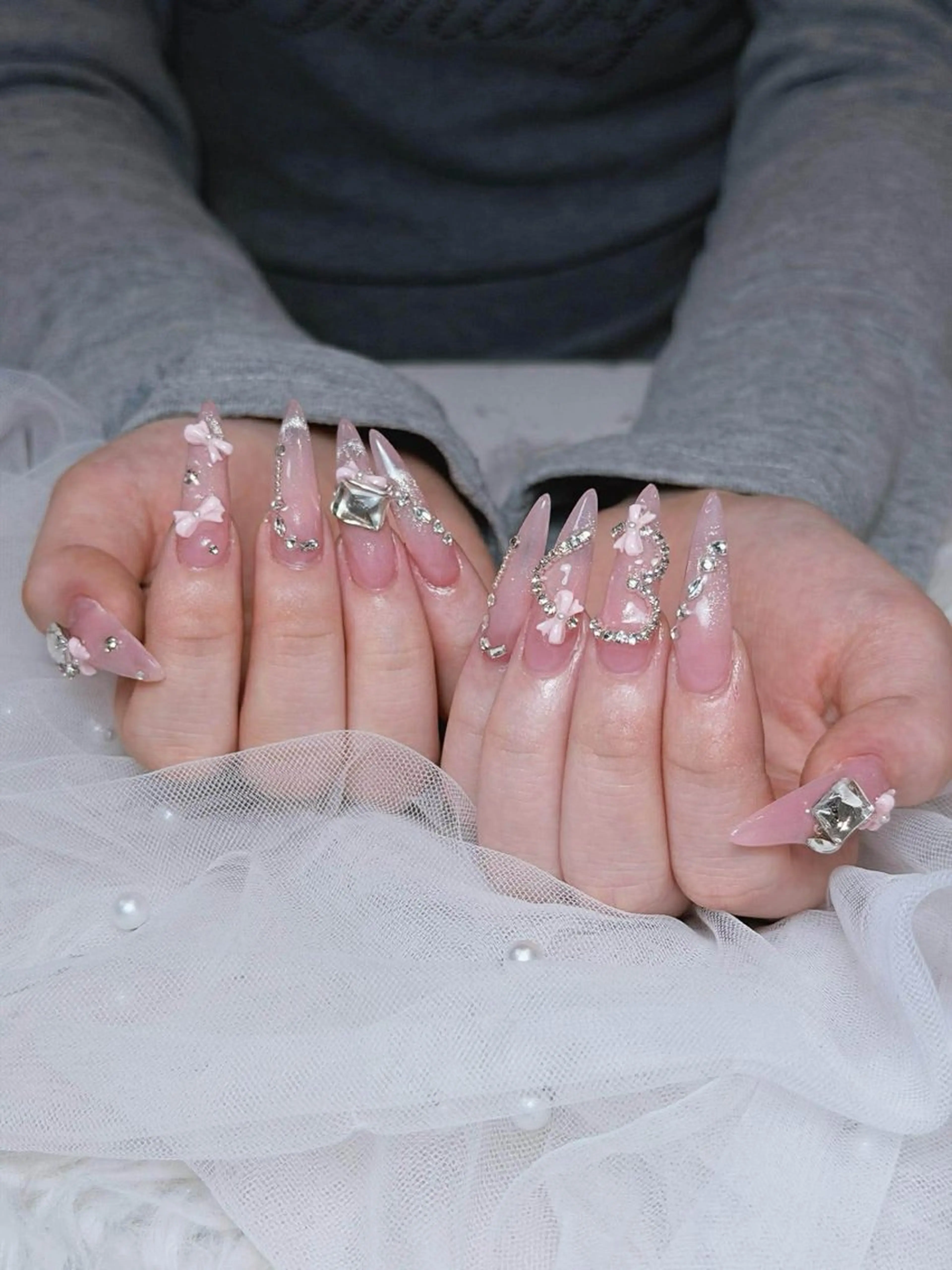 ネイル チークネイル ドット フレンチネイル グラデーション ハート ハンドネイル Julli NailStudioのネイルデザイン