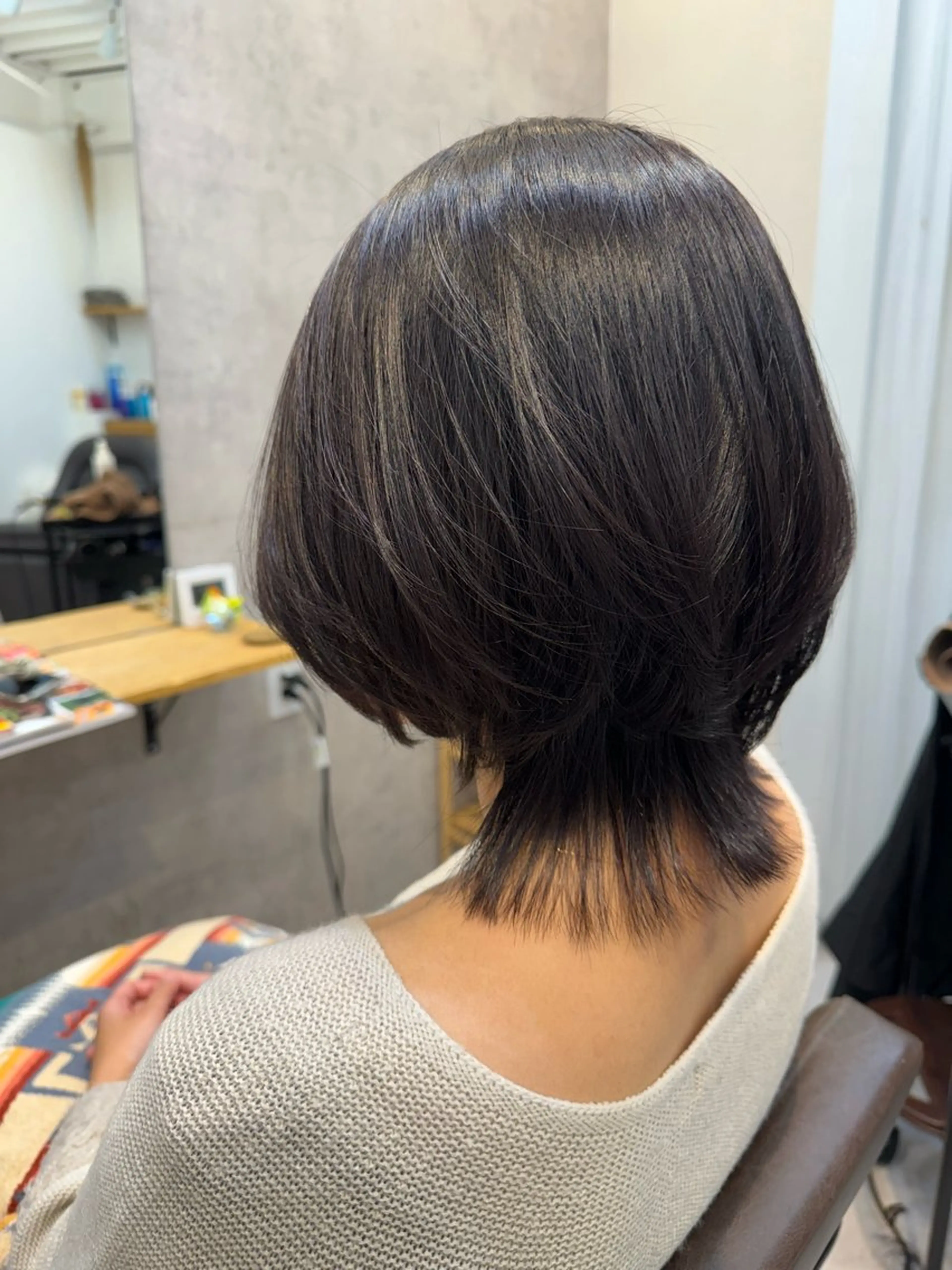 ミディアム カラー カット ヘアカラー トリートメント 似合う髪型が 分からない方へのヘアスタイル