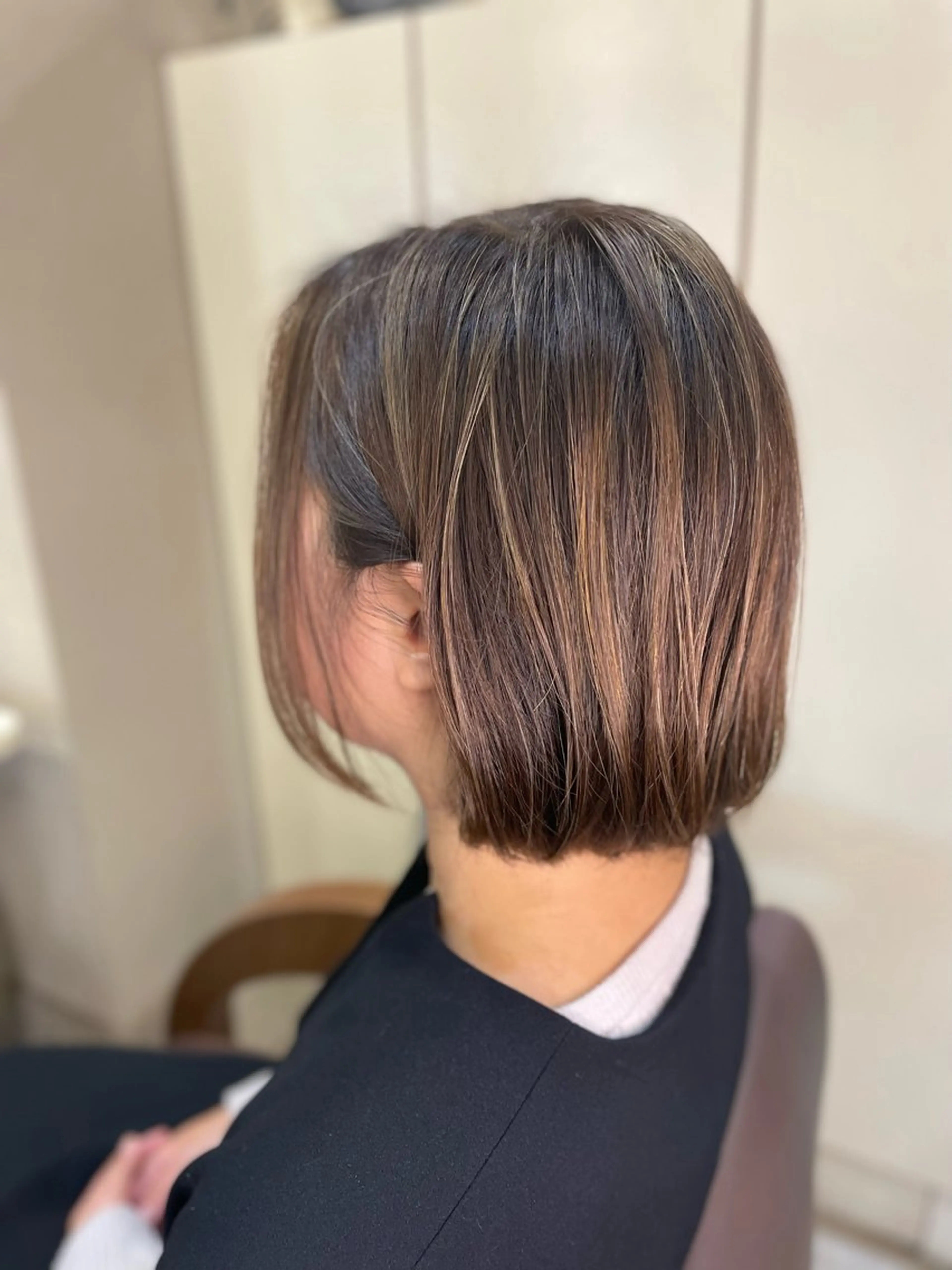 ショート カラー 切りっぱなしボブ ベージュカラー ハイライトカラー ボブ ハイライト カット ヘアカラー リヴァベイリア所属・カラー/フリーランス 鈴木 亜紀子のヘアスタイル