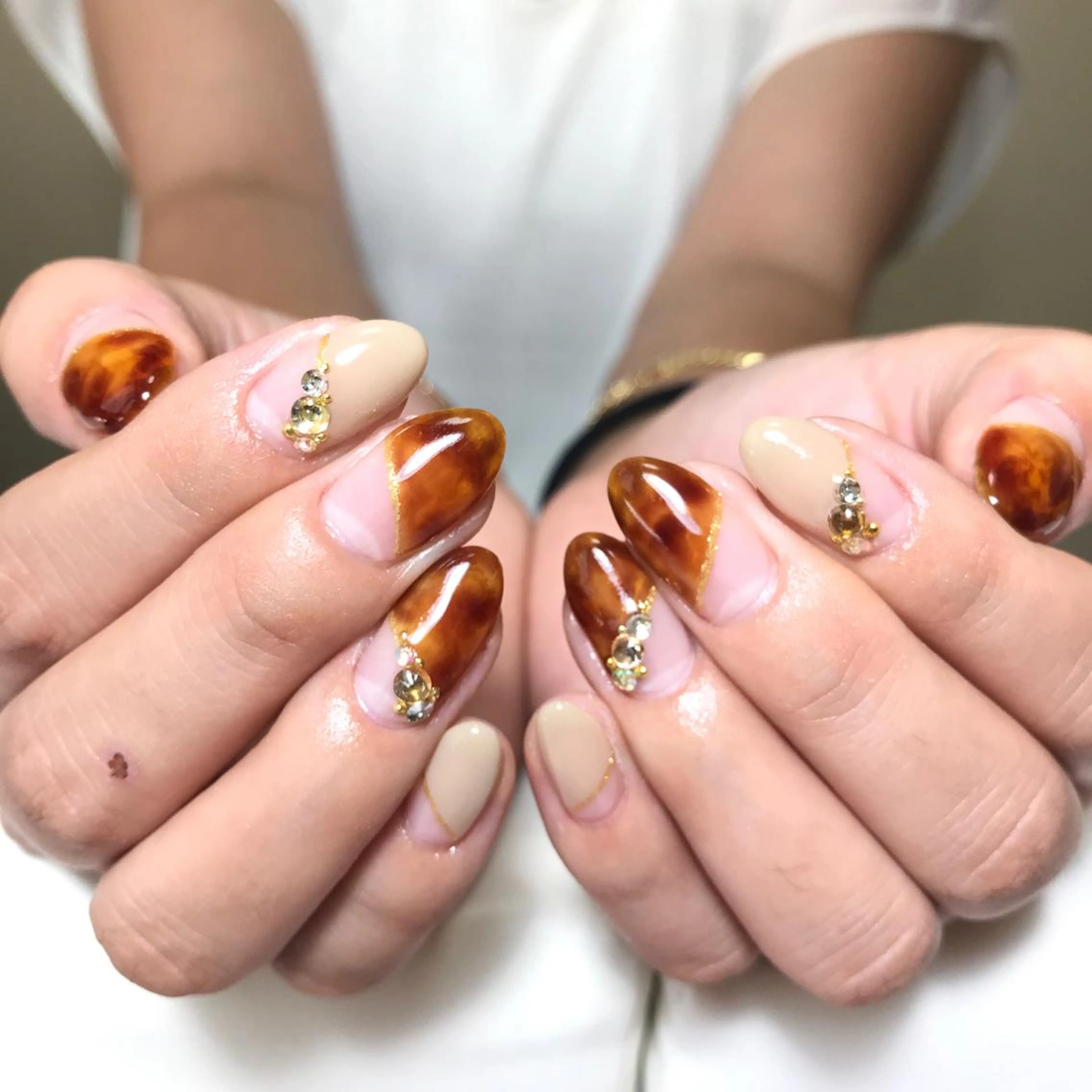 ネイル べっ甲ネイル RireOne ~リルワン~のネイルデザイン