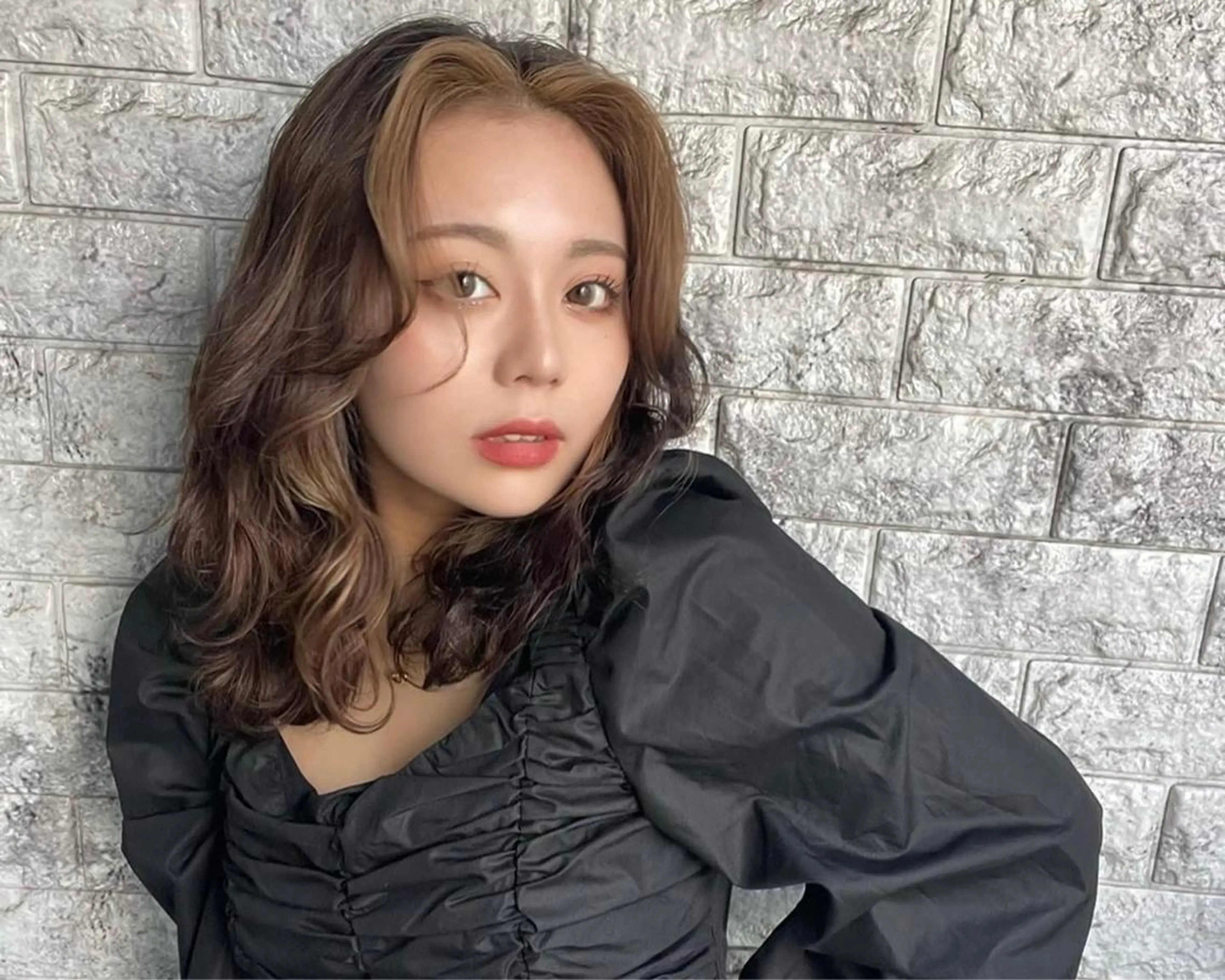 セミロング カラー ミストバング ベージュカラー ブラウンカラー  フェイスフレーミング ボブ／レイヤーボブ ／松尾のヘアスタイル