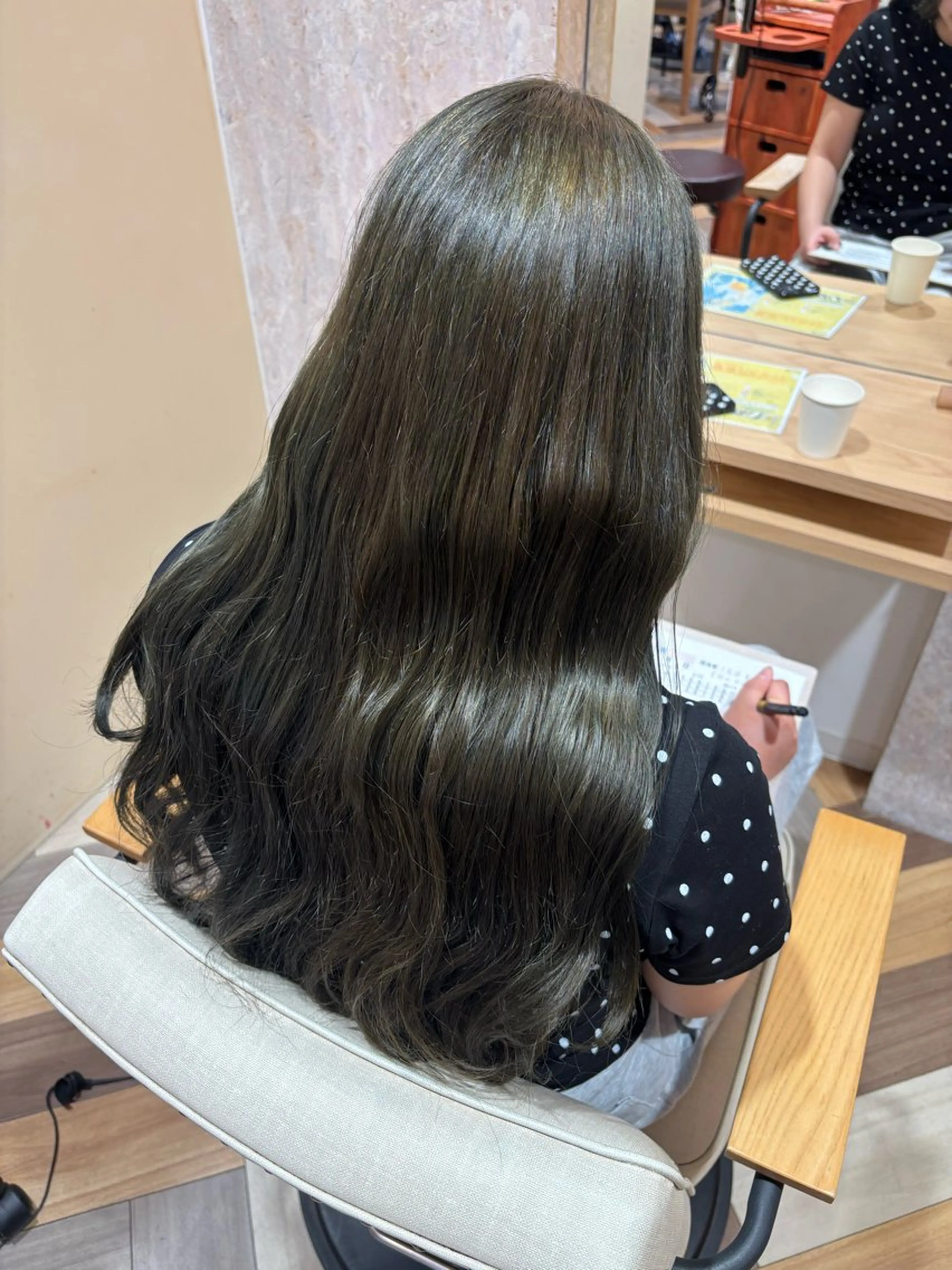 カラー mata-L23 かのんのヘアスタイル