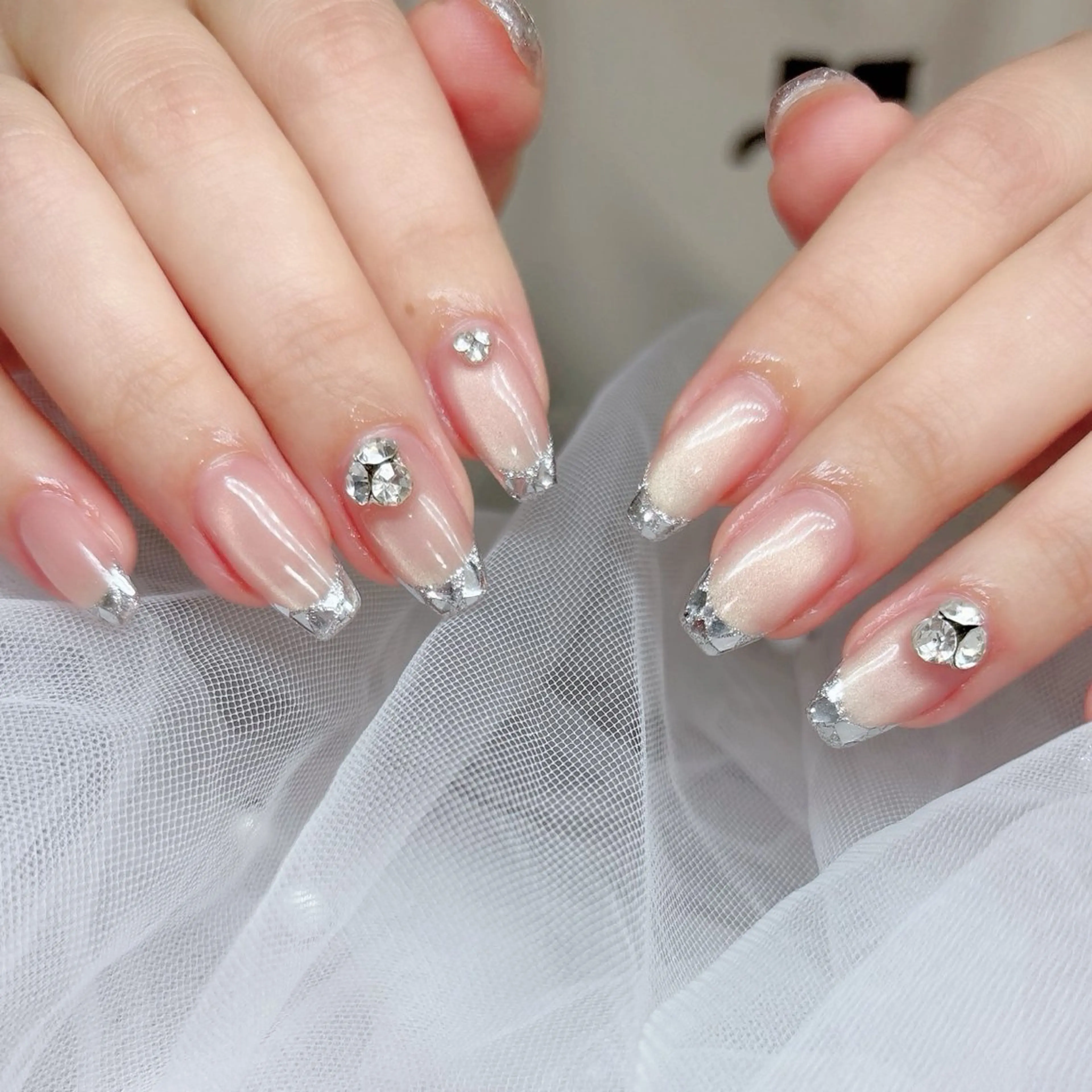 ネイル フレンチネイル ガラスフレンチ ハンドネイル ハンドケア 心斎橋Salon Epokkuのネイルデザイン