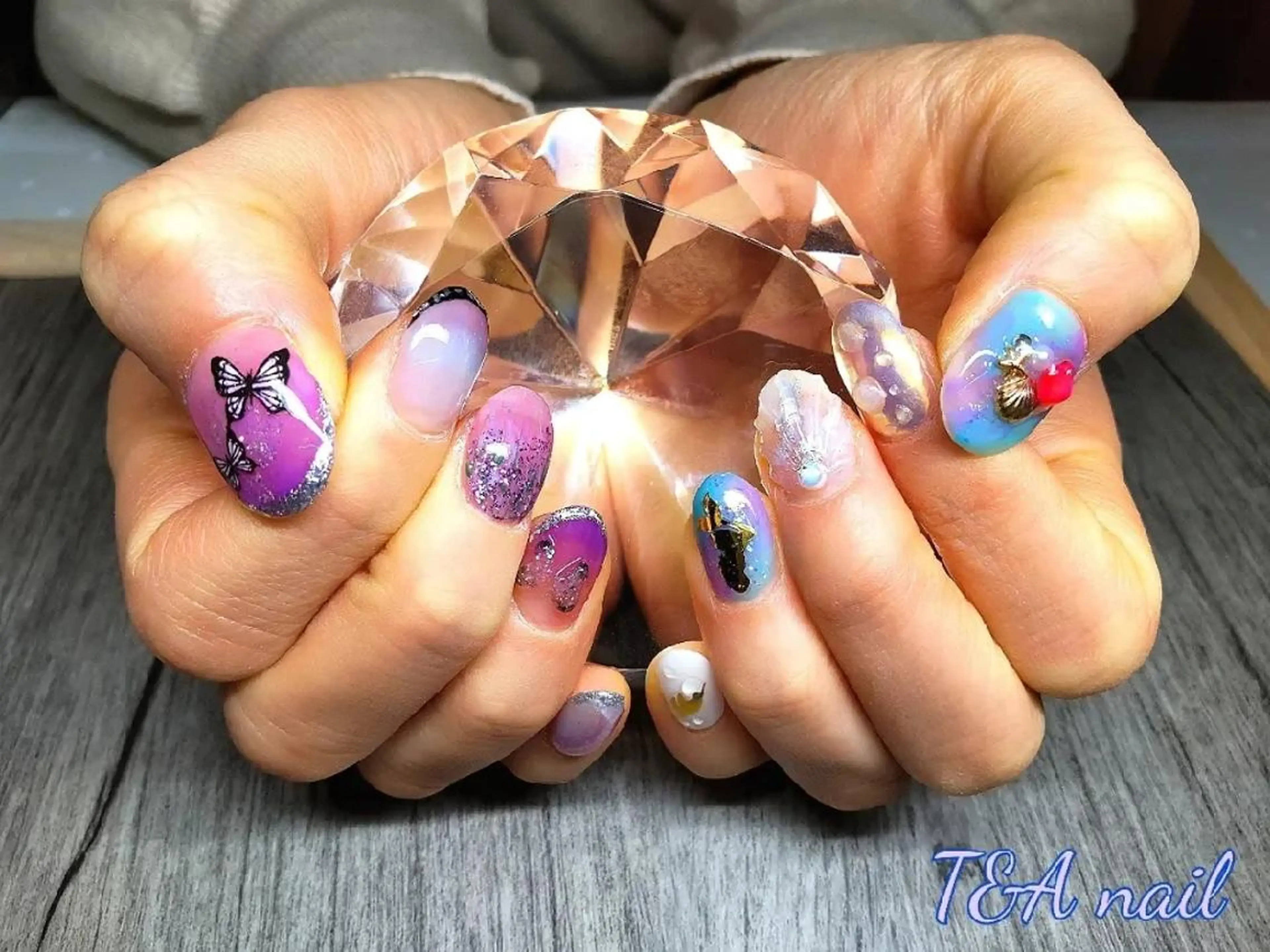 ミディアム ネイル ジェルネイル ニュアンスネイル スカルプネイル ハンドネイル T&A nailのネイルデザイン