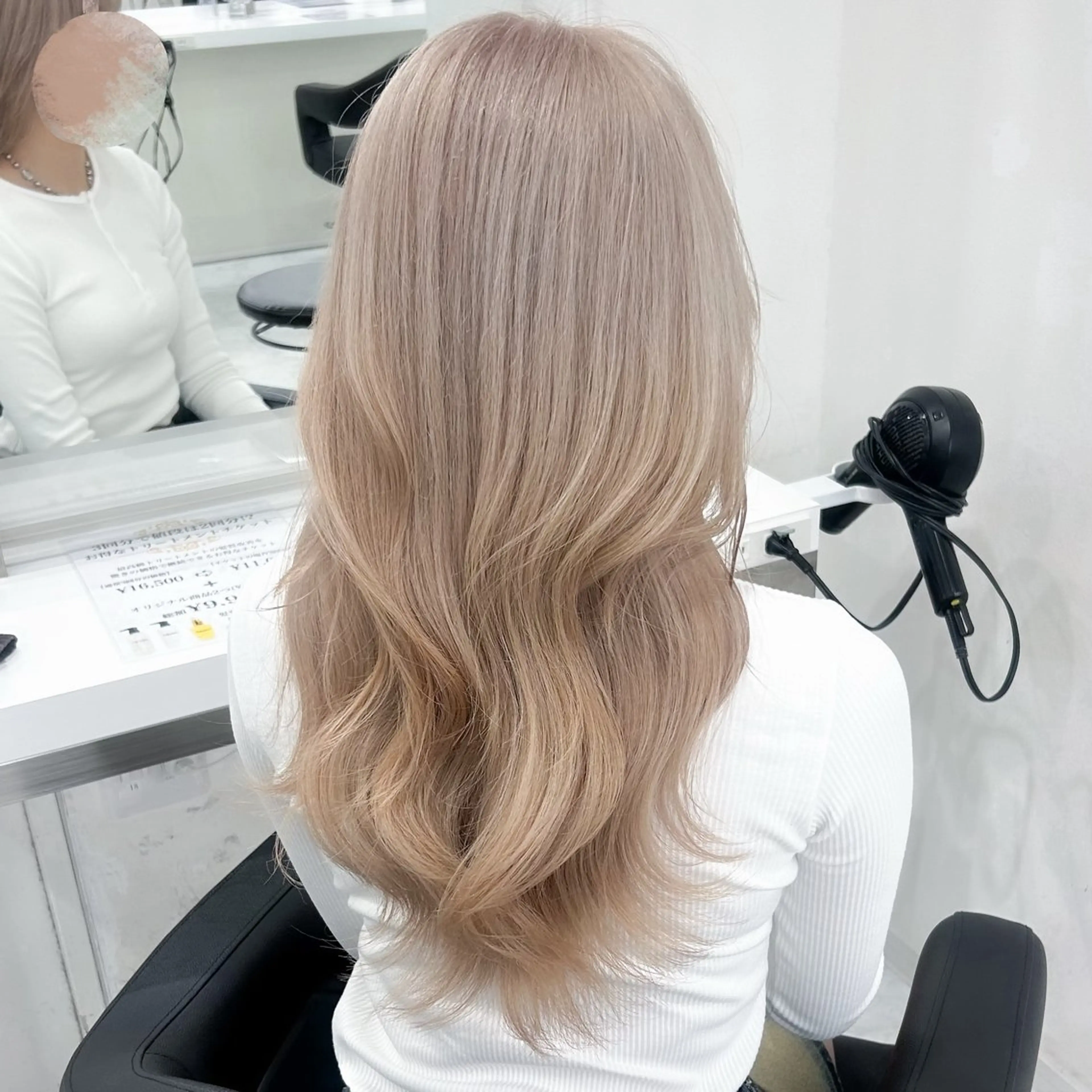 ロング カラー ヘアアレンジ ヘアカラー トリートメント ヘッドスパ ヘアセット 盛れ韓国ハイトーン 🎀Himari🎀のヘアスタイル