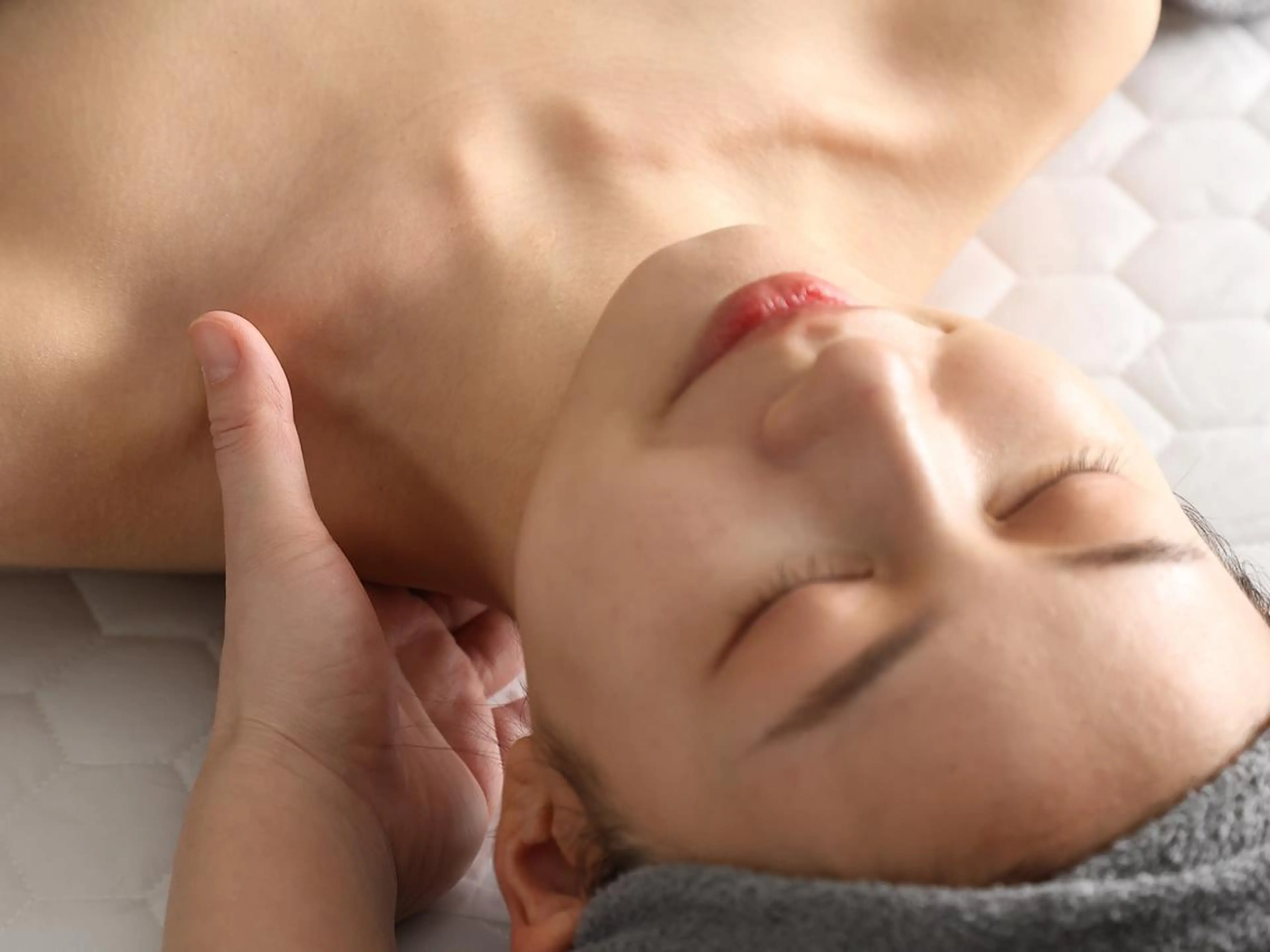 【小顔】ラジオ波フェイシャル/クレンジング洗顔→お顔ラジオ波→パック中首肩ラジオ波の写真