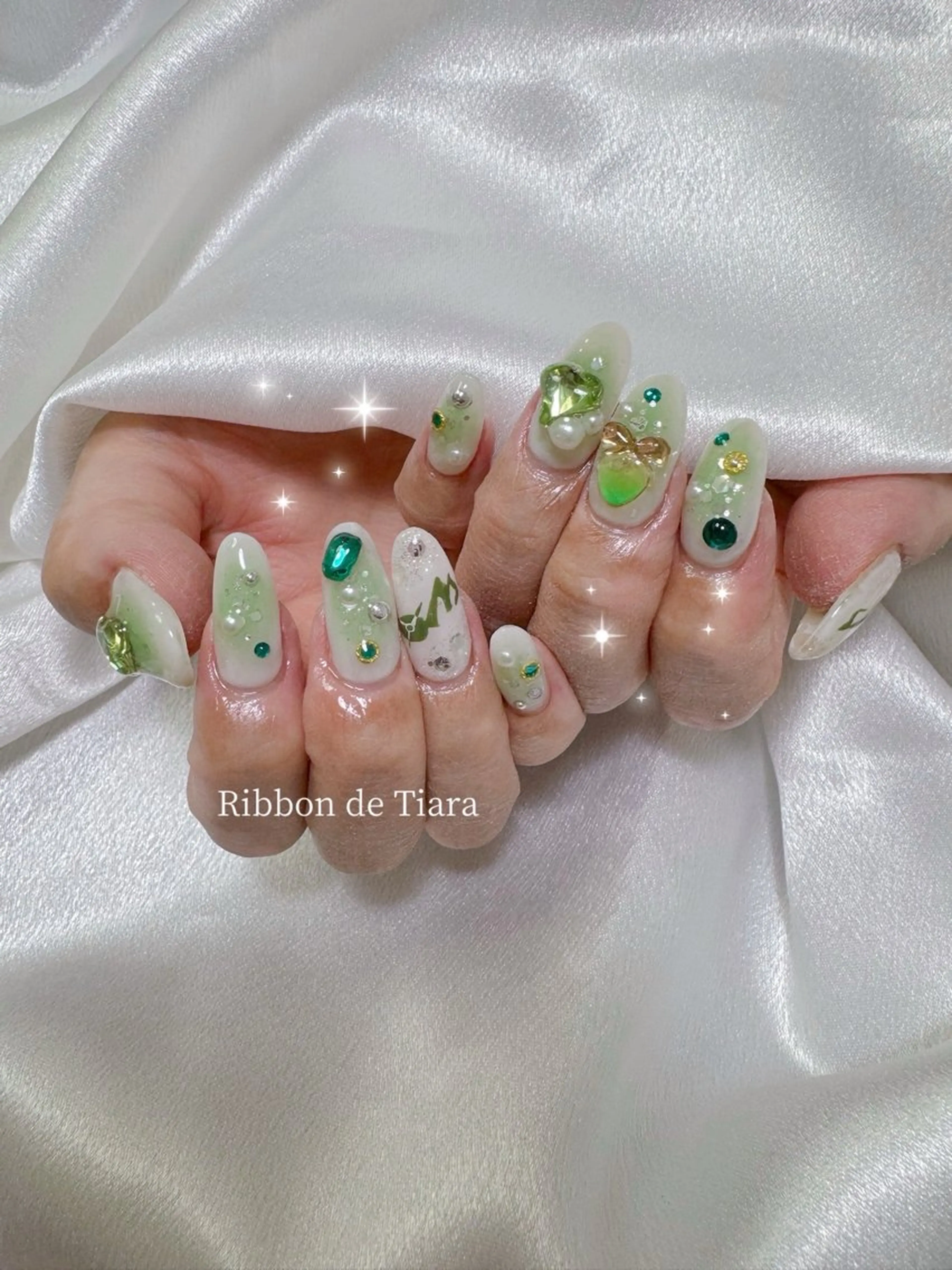 ネイル ハンドネイル オーナーネイリスト MAKIのネイルデザイン