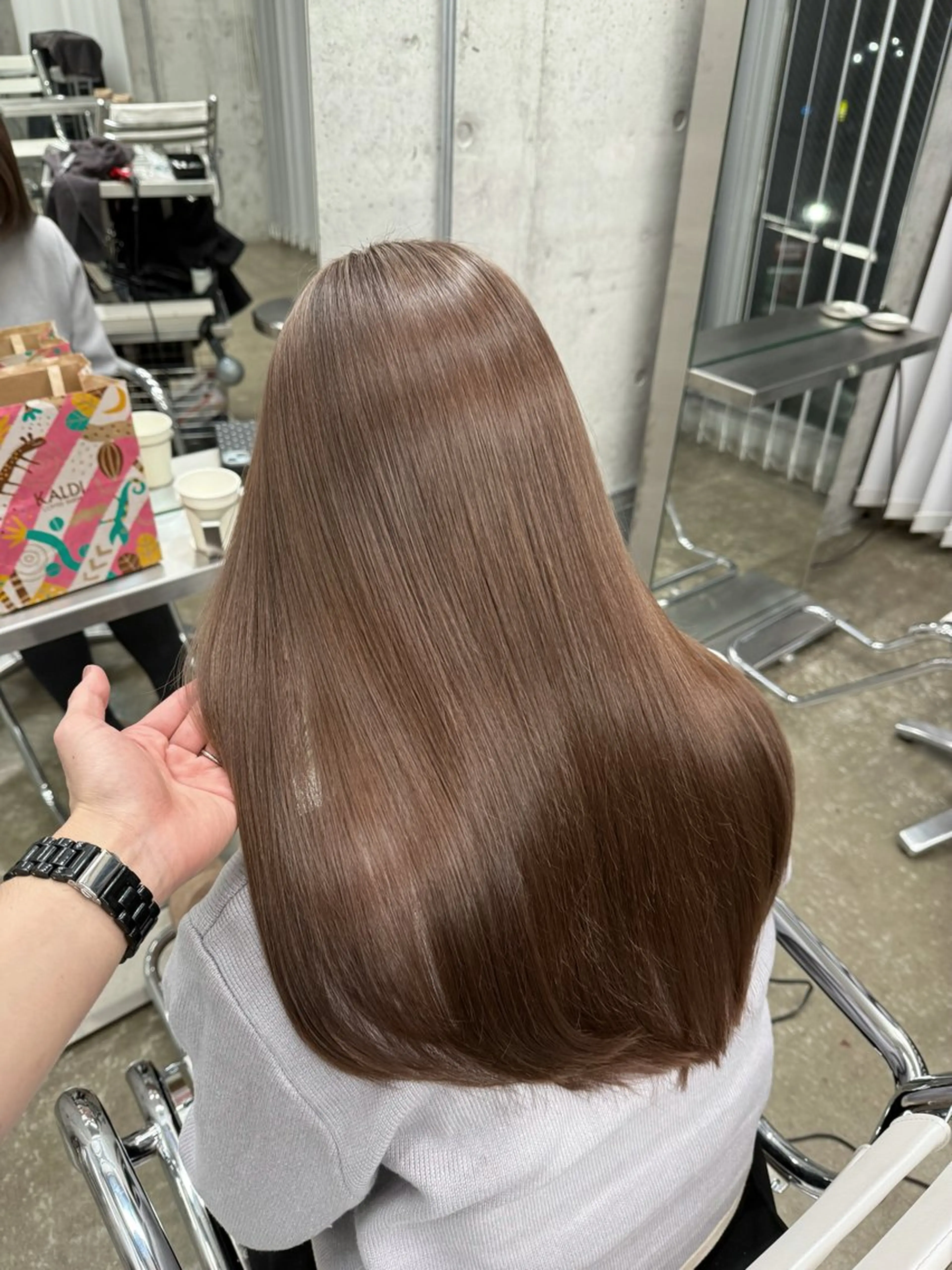 ロング カラー ベージュカラー ブラウンカラー ブラウンベージュ カット ヘアカラー トリートメント 高橋大樹/グレージュ 透明感/髪質改善のヘアスタイル