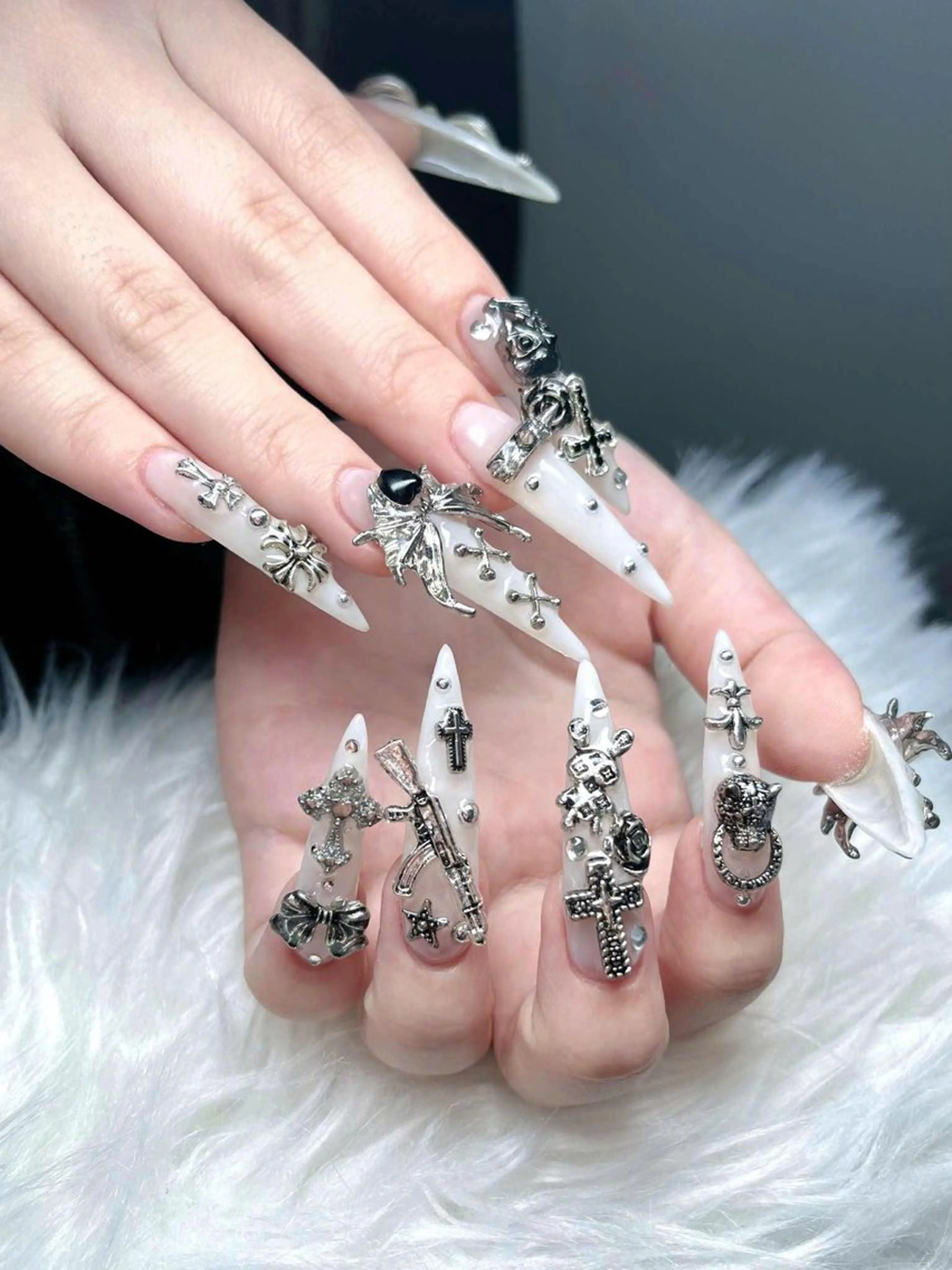 ネイル オーロラネイル フレンチネイル ジェルネイル ハロウィン キラキラネイル ハンドネイル H.baby Nail Salonのネイルデザイン