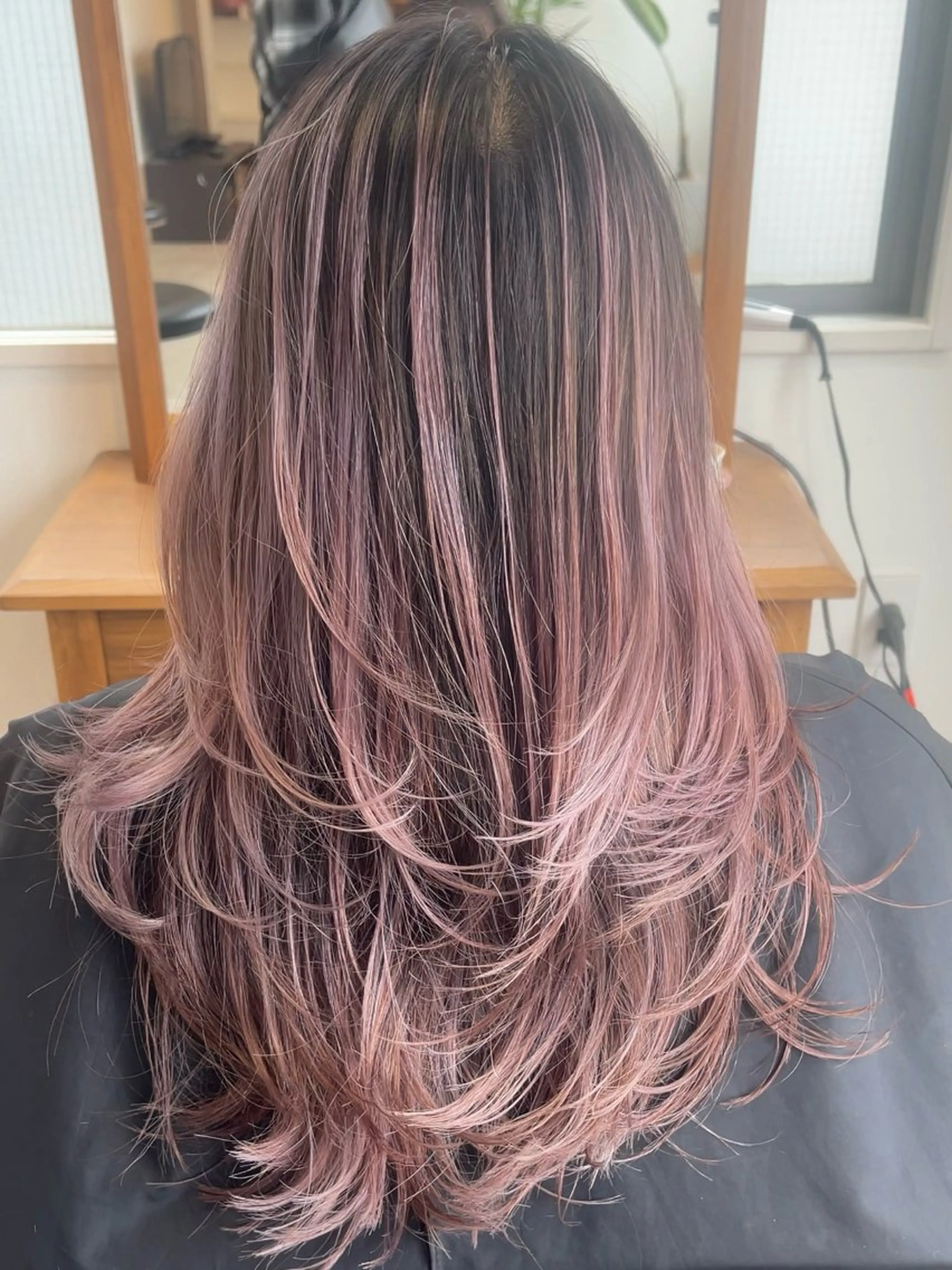 ミディアム カラー カット ヘアカラー トリートメント 海外レイヤー/ レイヤーカット/和田のヘアスタイル