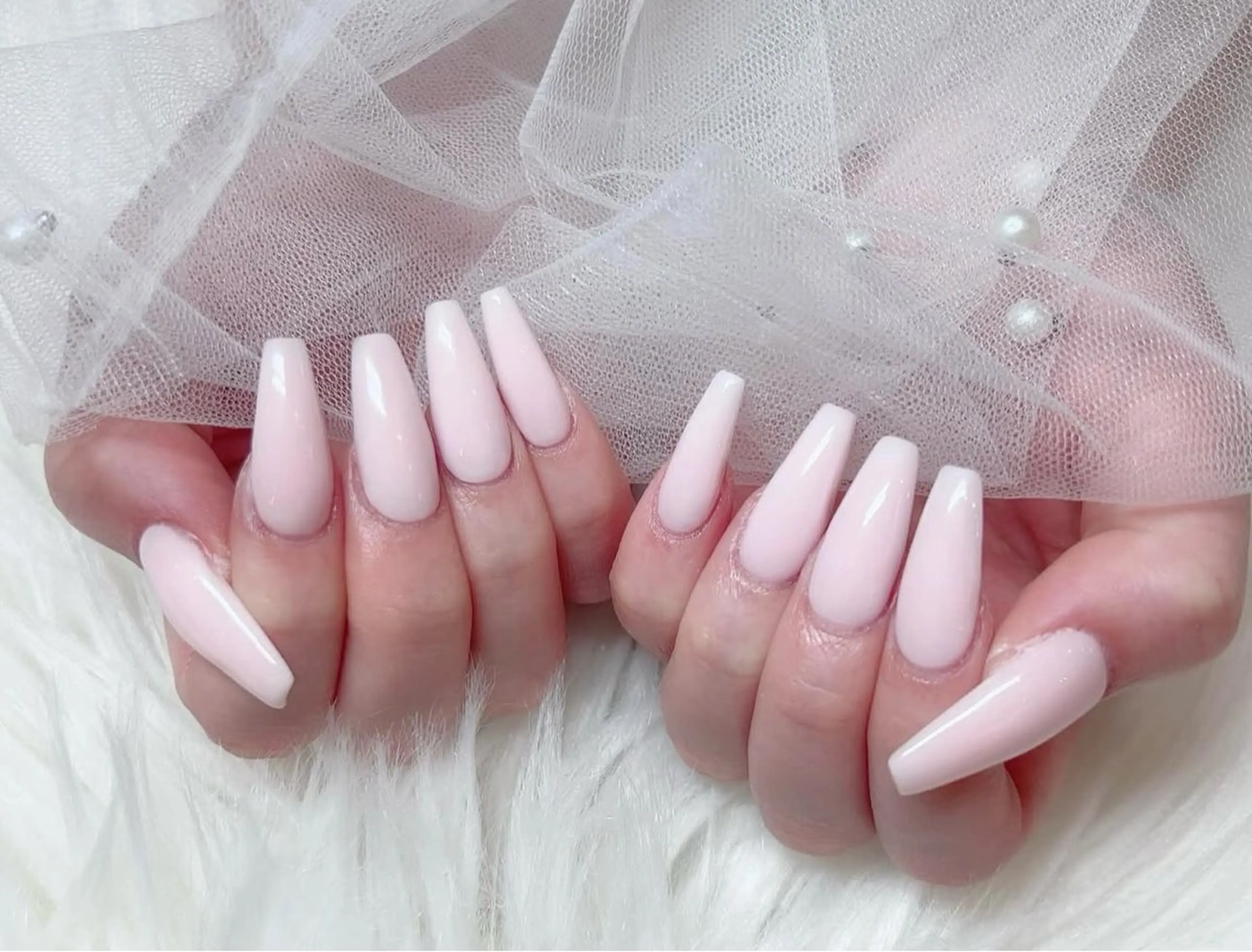 ネイル グラデーション キラキラネイル ワンカラーネイル 冬ネイル Jenn Nail Salonのネイルデザイン