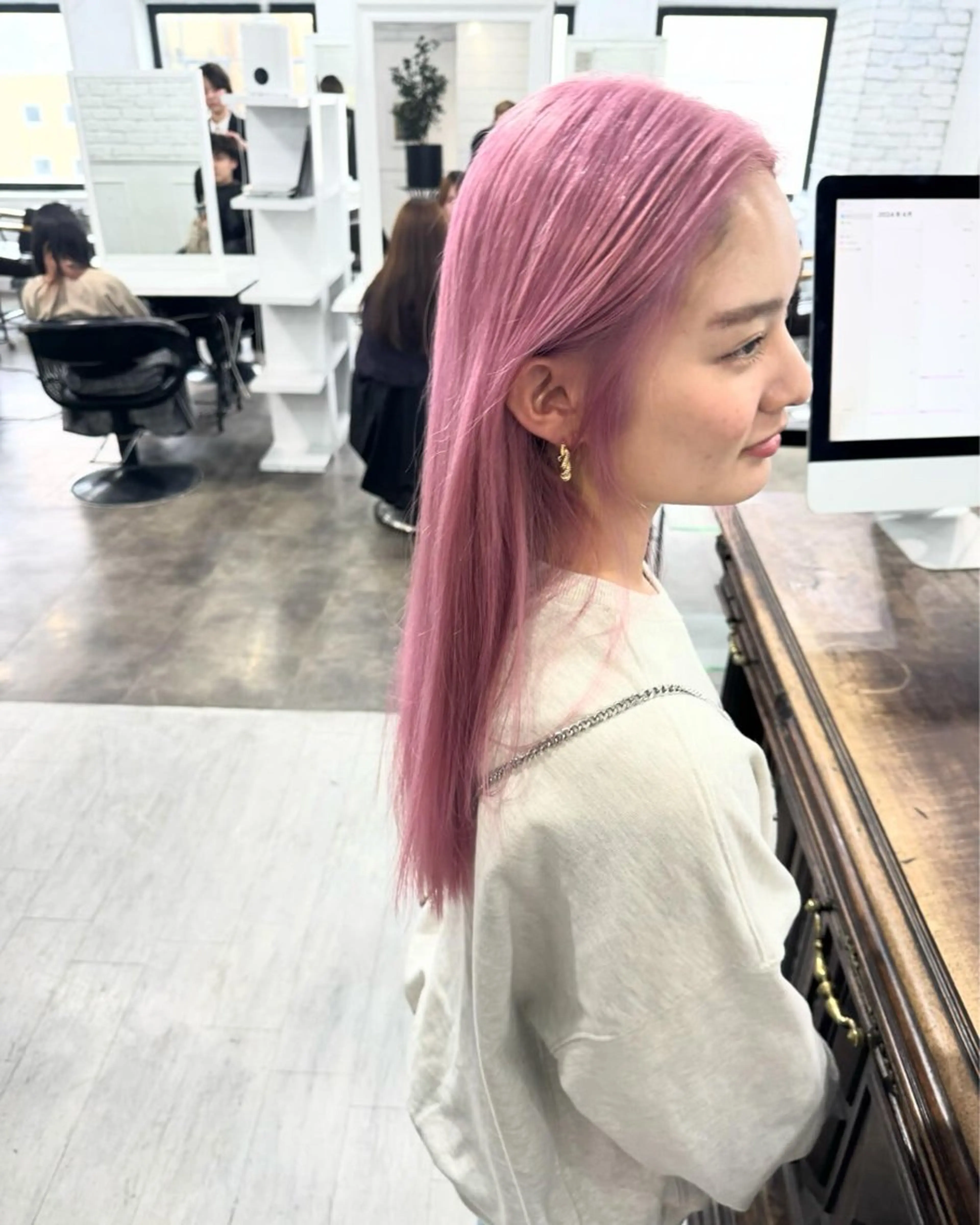 ロング カラー バレイヤージュ ミストバング ベージュカラー ブリーチ 抜きっぱなしブロンド 札幌ブリーチカラー/ ダブルカラー/ドイのヘアスタイル