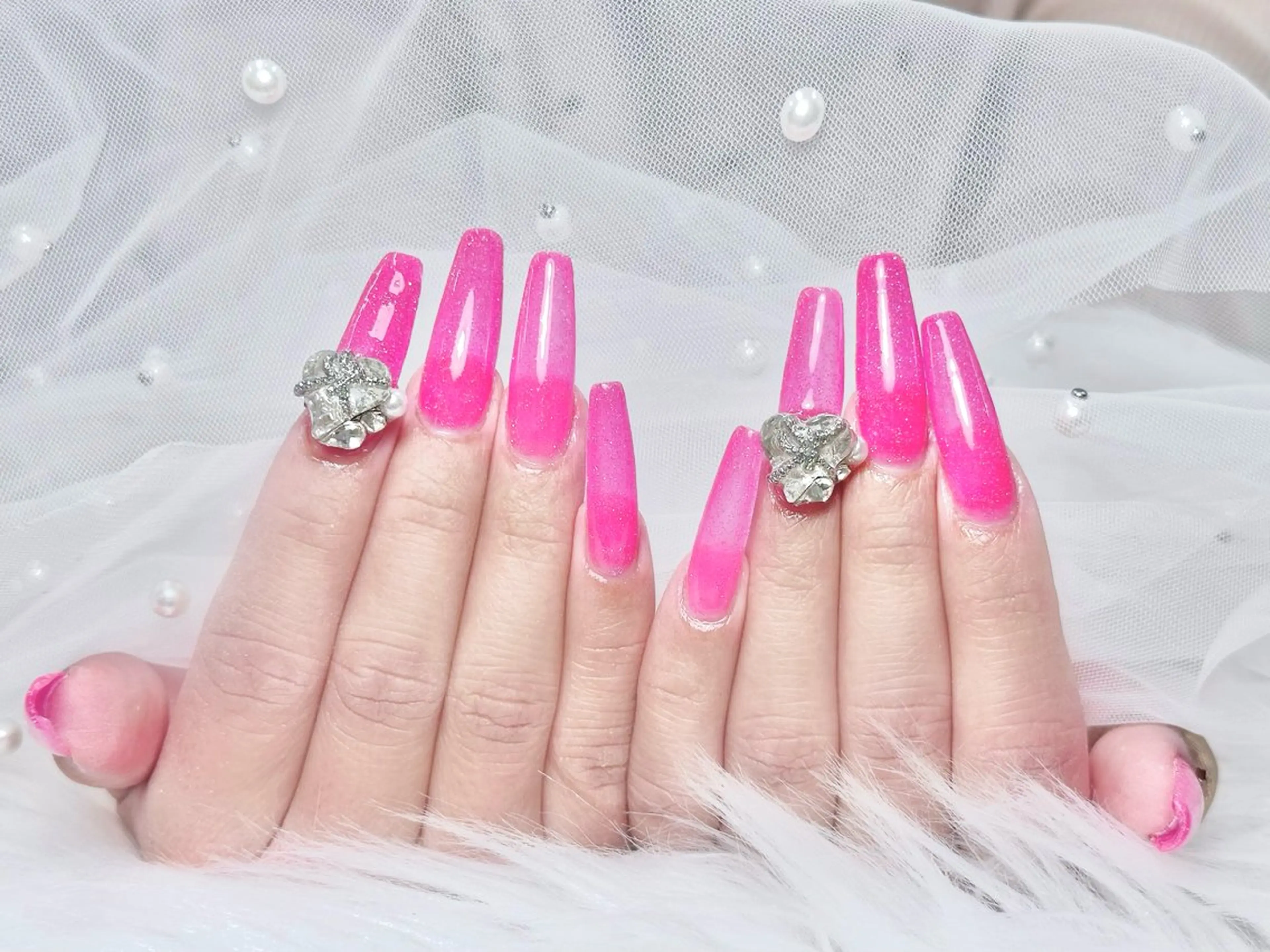 ネイル 新宿AOI フォルム重視のネイルデザイン