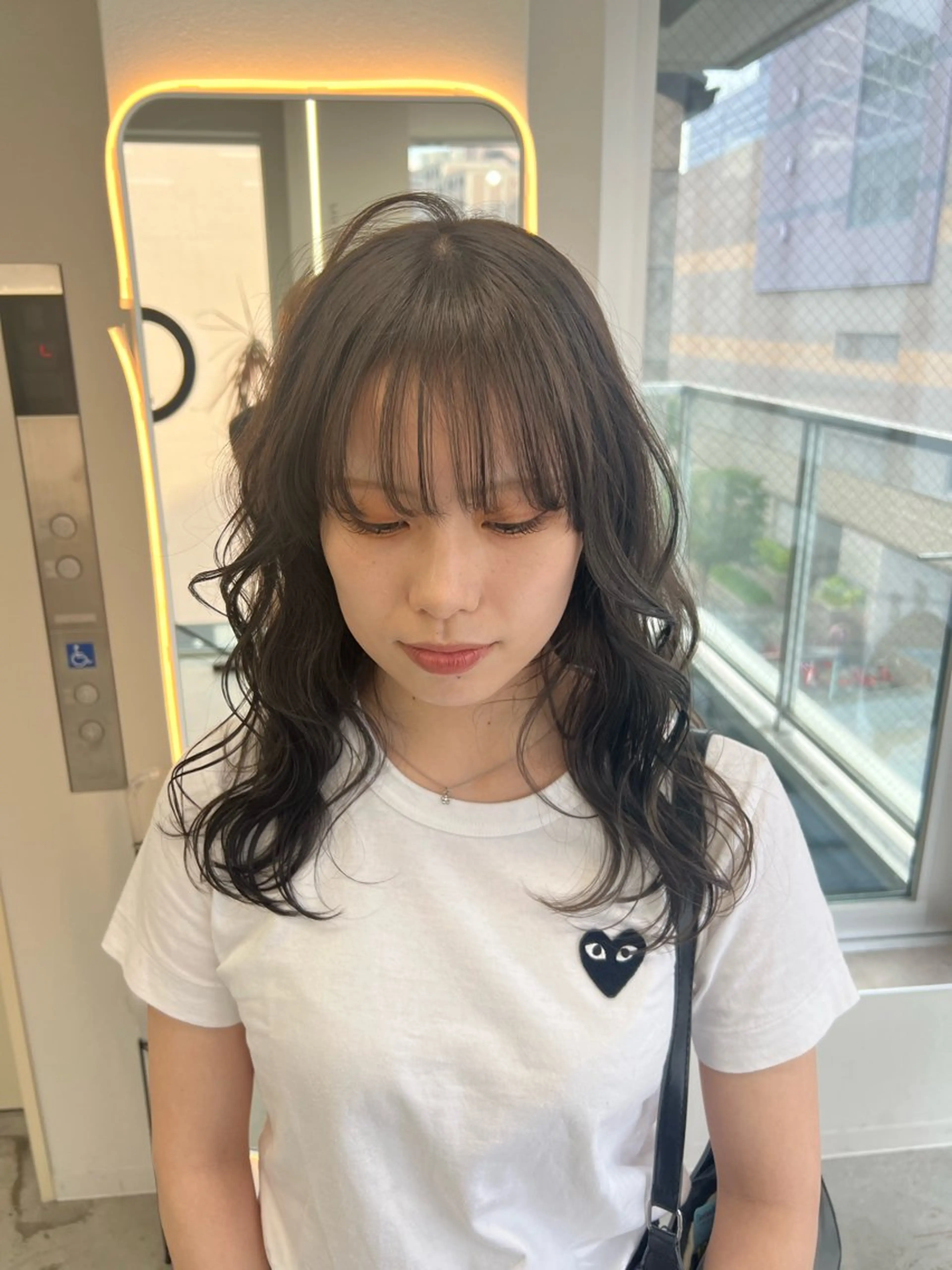 セミロング ヘアカラー maya レイヤーカットのヘアスタイル