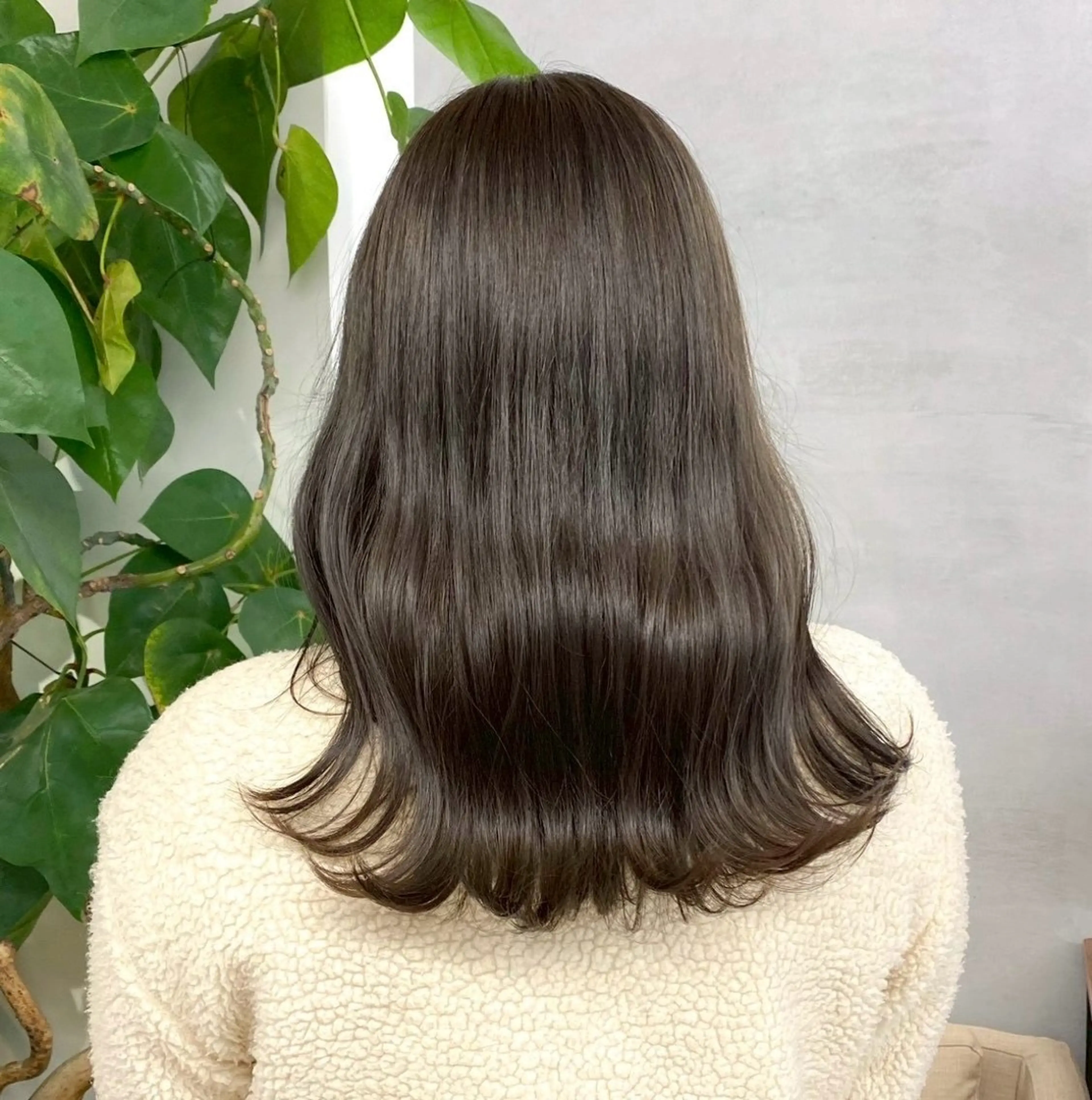 セミロング カラー オレンジ ✨️赤み消しカラー/ ミルクティーベージュのヘアスタイル