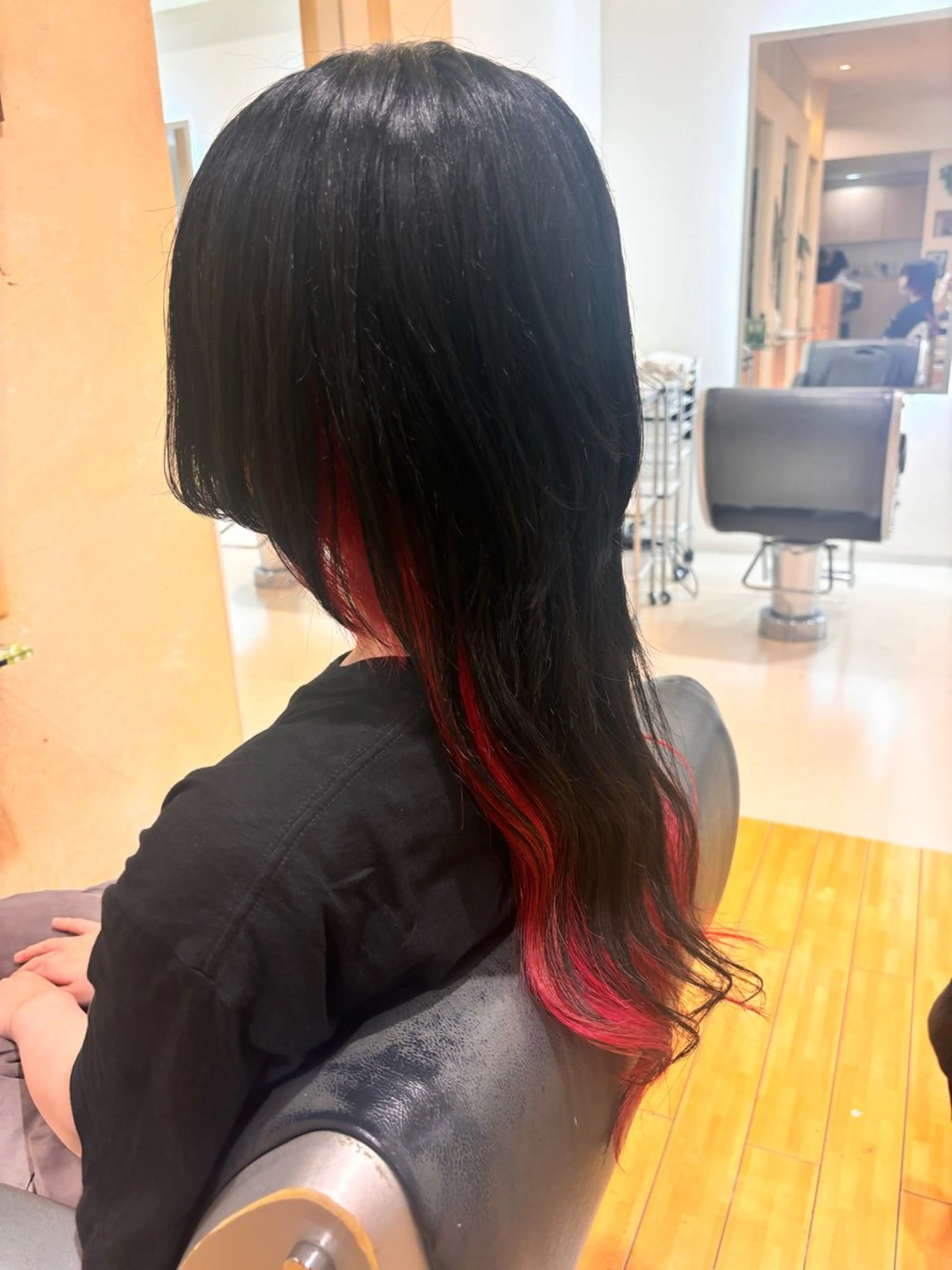 ロング カラー ヘアアレンジ ヘアカラー トリートメント 井上 未悠のヘアスタイル