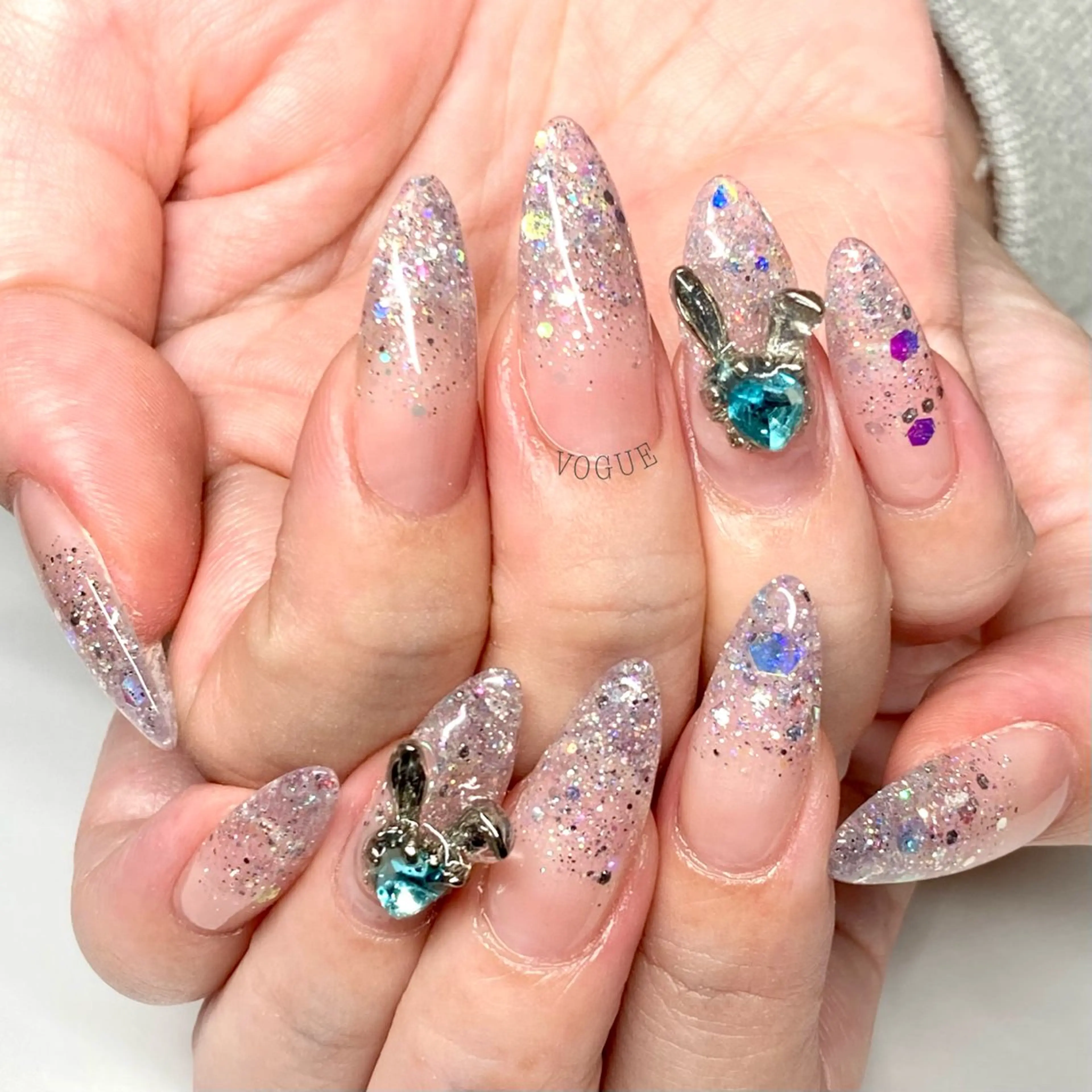 ネイル ハンドネイル VOGUE ×SWANのネイルデザイン