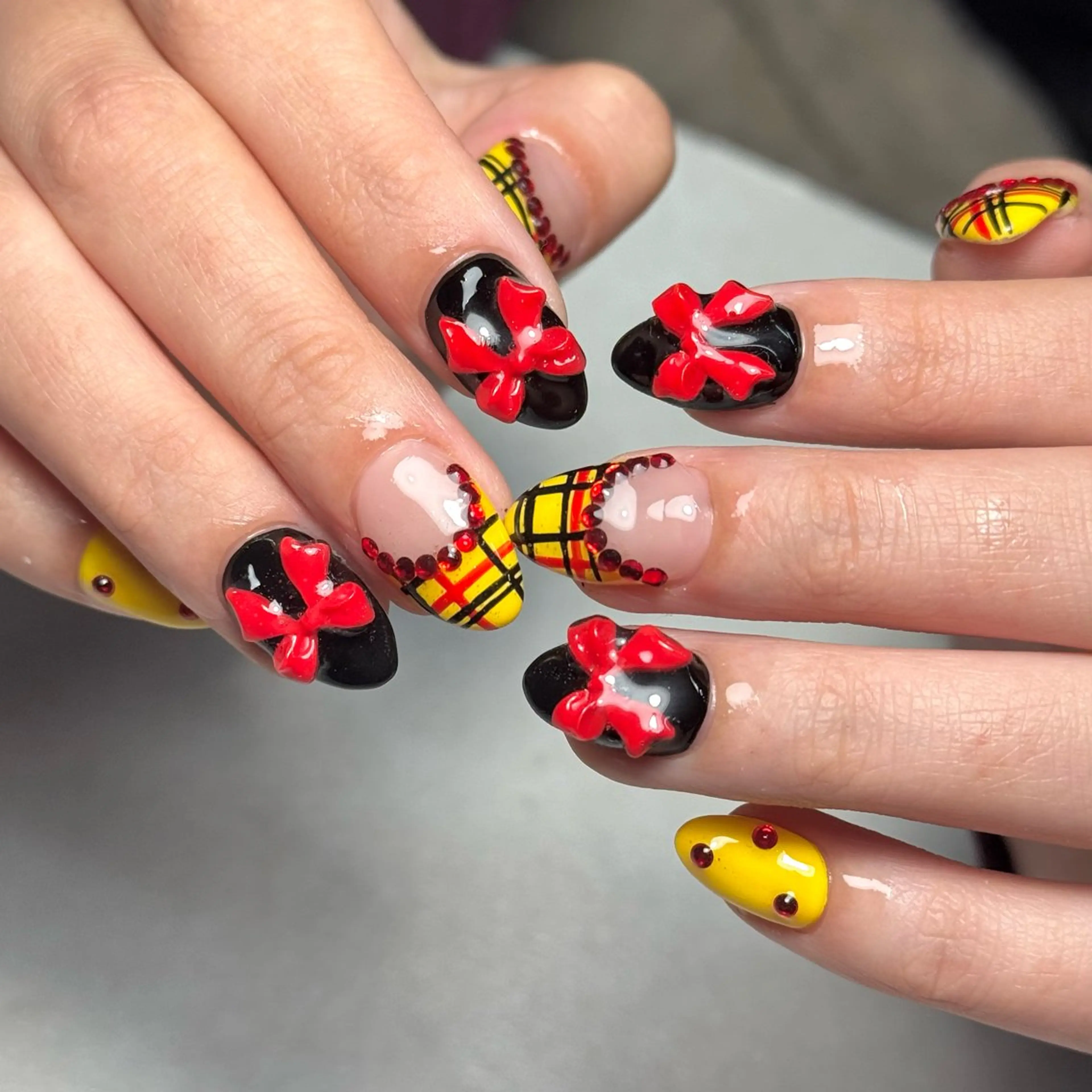 ネイル 🐈‍⬛ Minamiのネイルデザイン