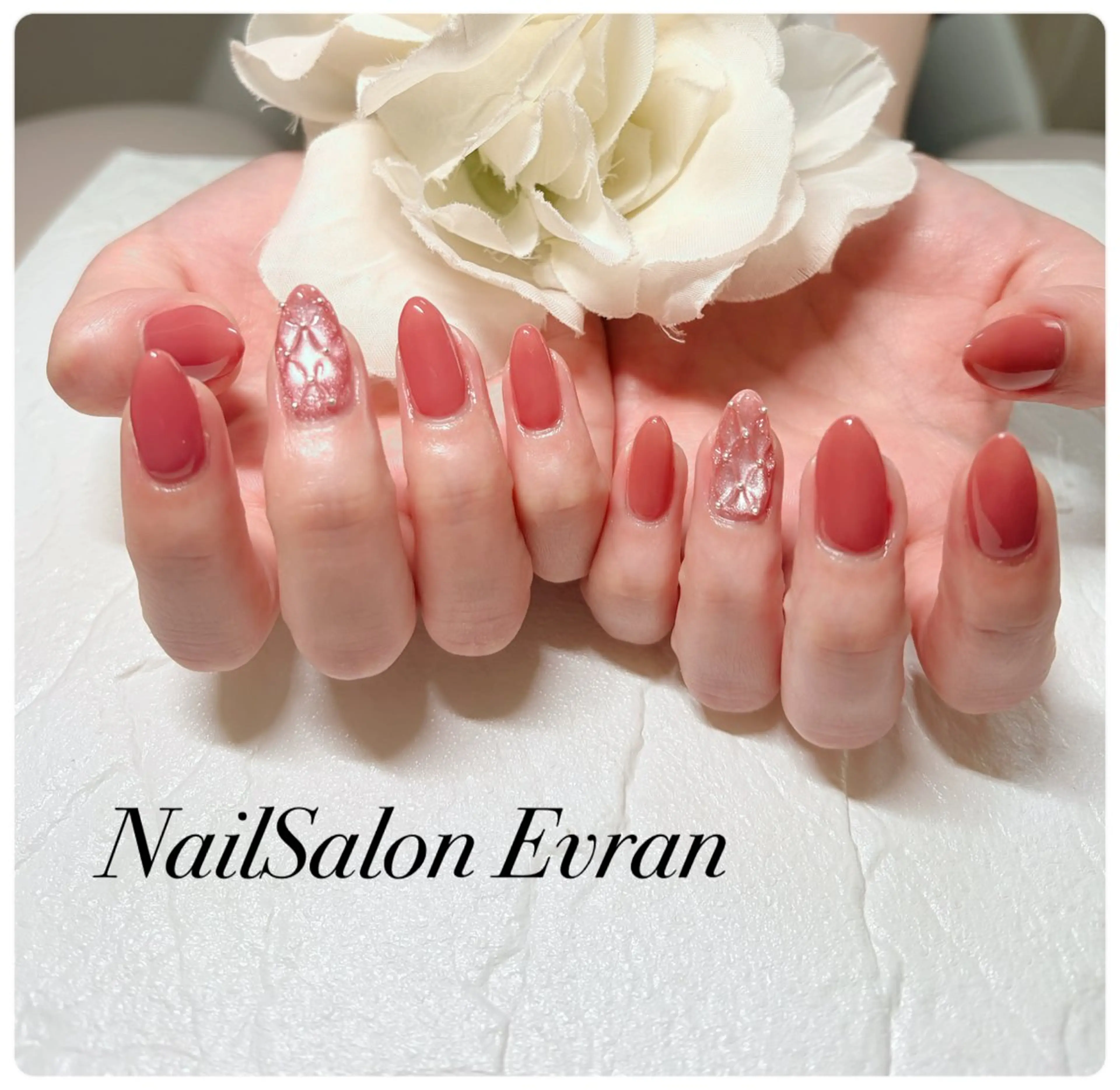 ネイル アートネイル フレンチネイル ジェルネイル マグネットネイル 持ち込み ハンドネイル Nail salon Evranのネイルデザイン