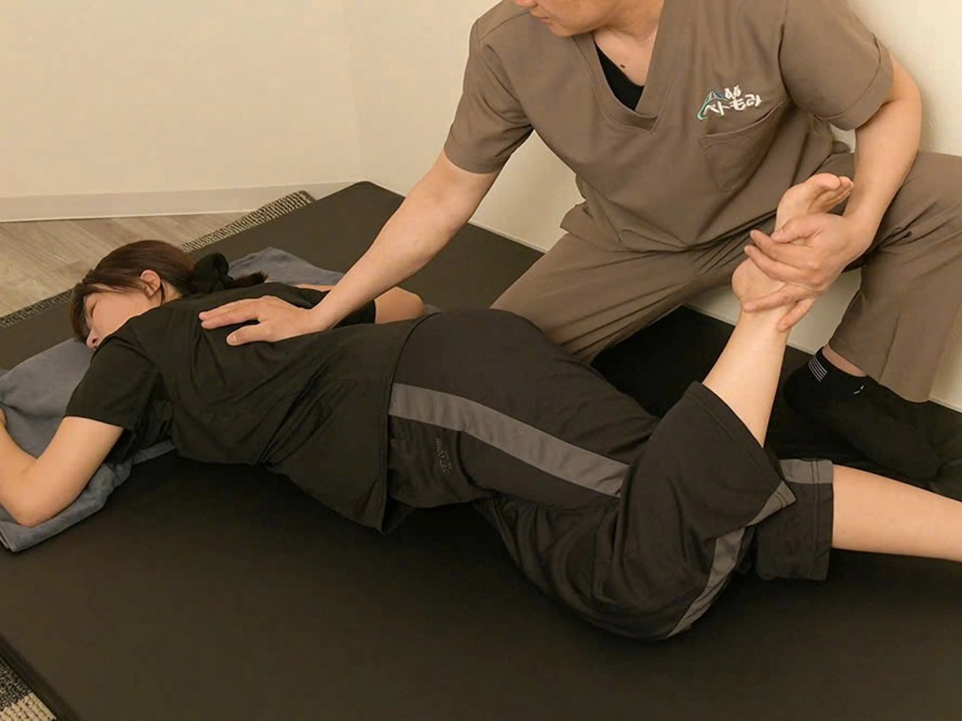 極上足つぼ30分＋贅沢タイストレッチ60分　¥8,760→¥7,900の写真