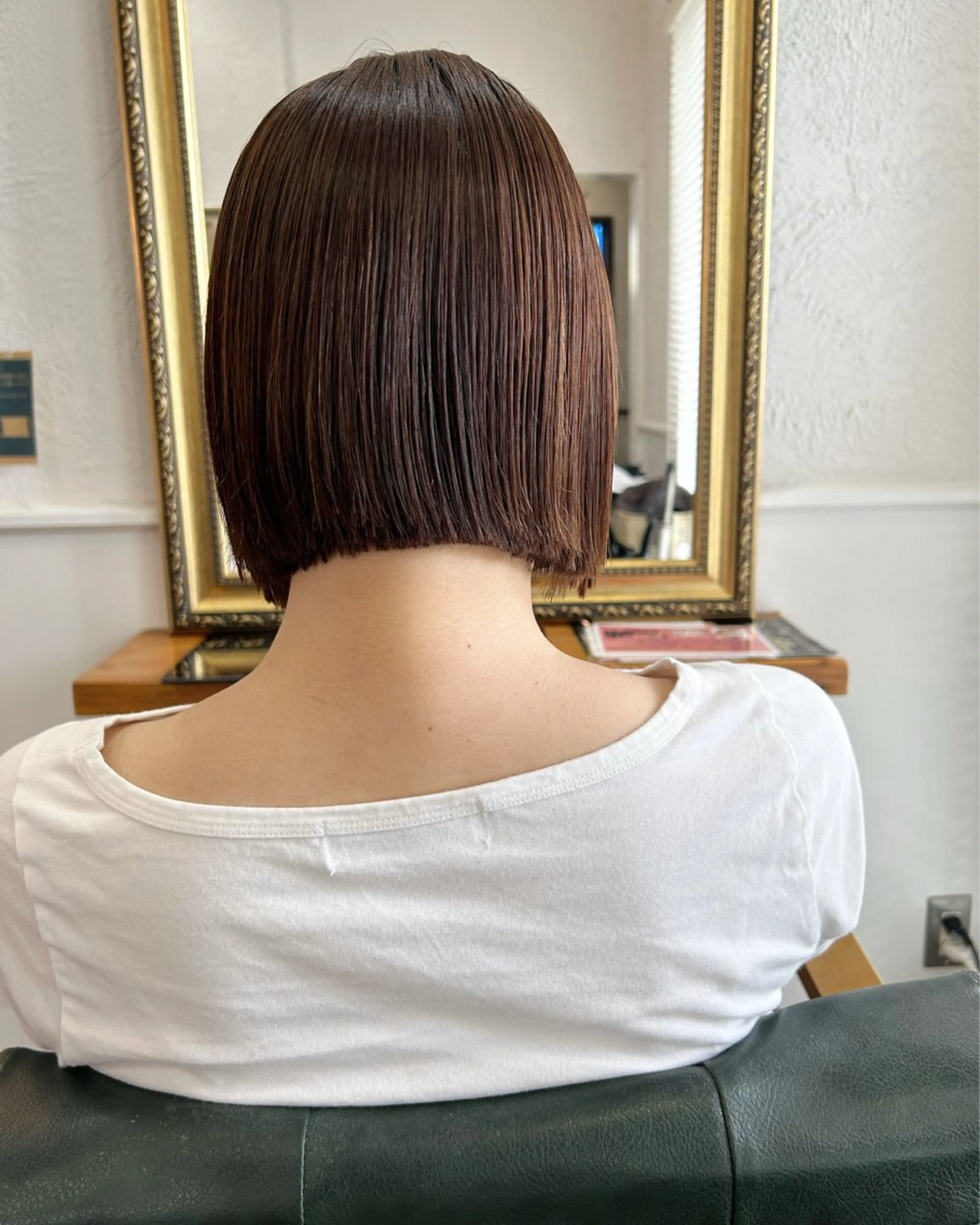 ショート カラー 切りっぱなしボブ ボブ カット ヘアカラー トリートメント 江原 彩華のヘアスタイル