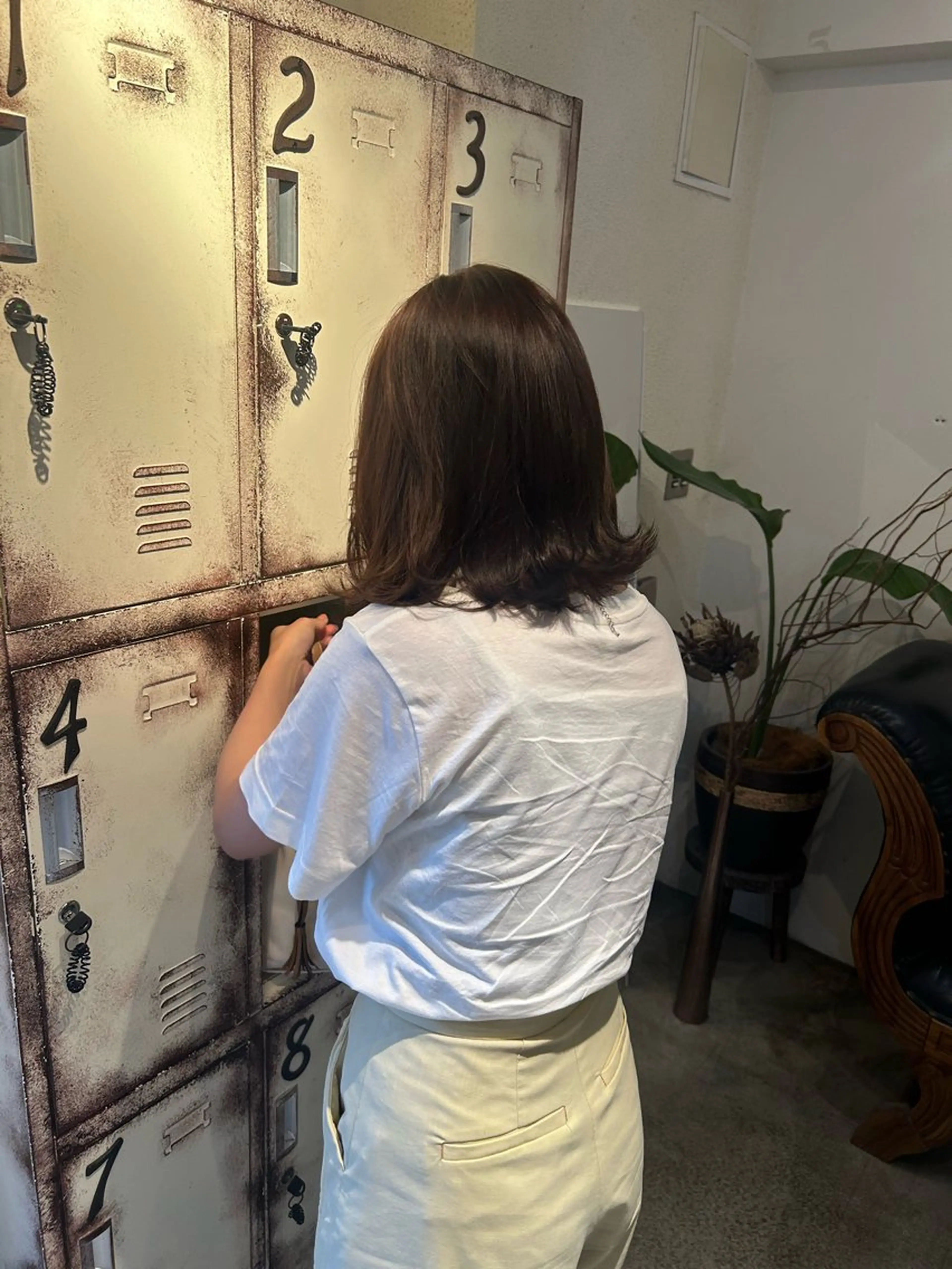 ミディアム カラー putri 川邉 優花のヘアスタイル