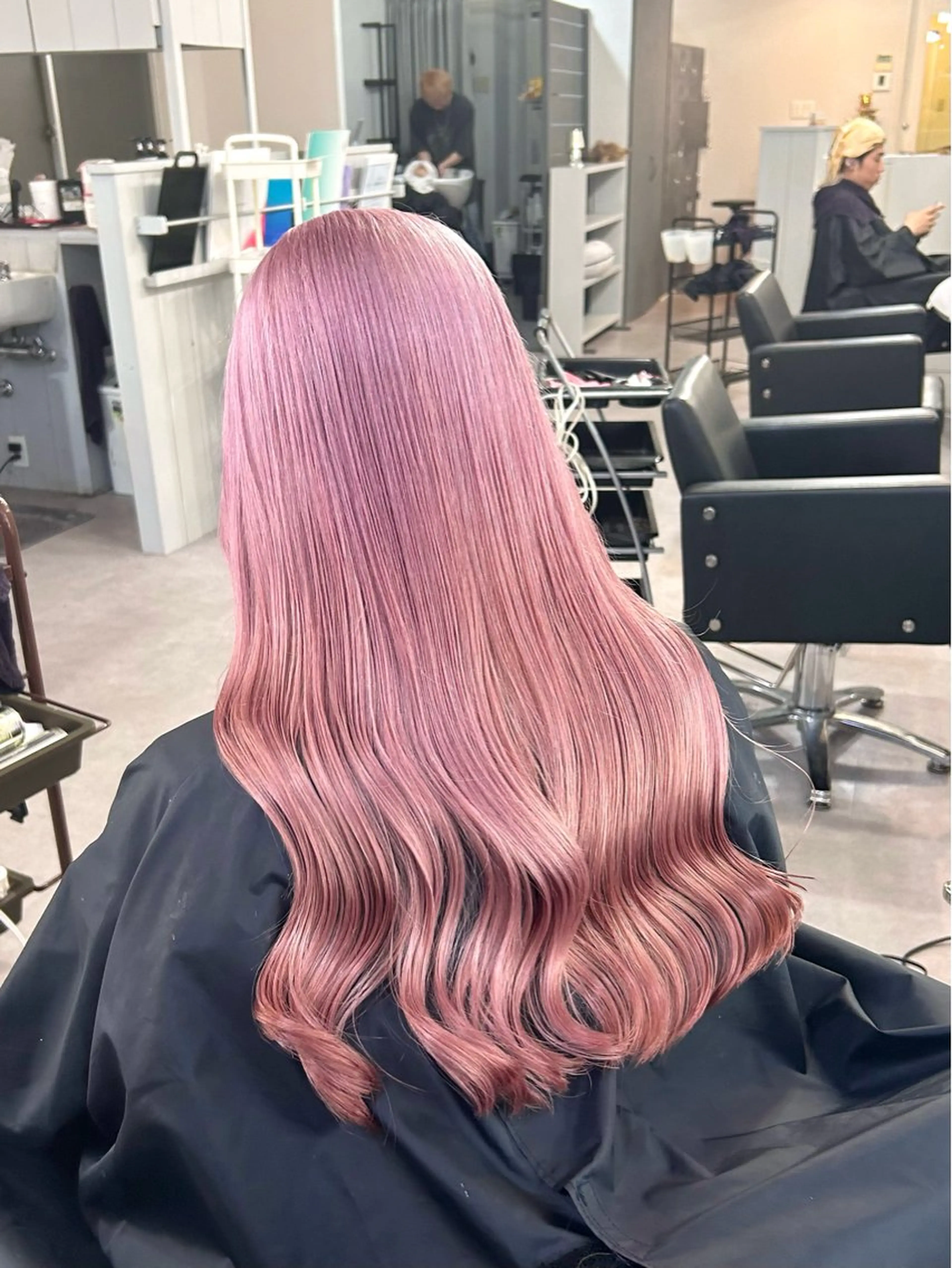 ロング カラー ピンクカラー ホワイトピンク Cielro/ダブル カラー/西田咲希のヘアスタイル