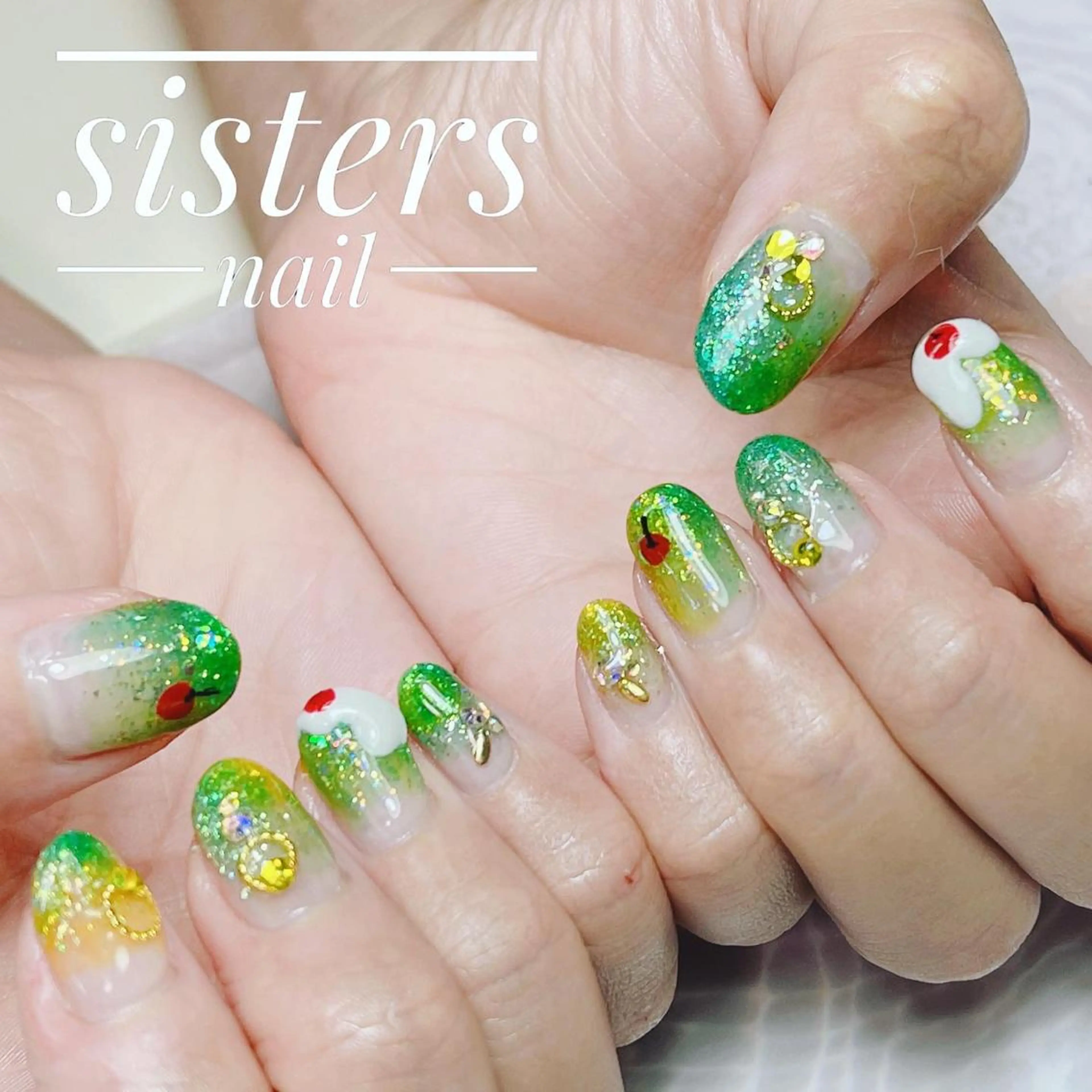 ネイル アートネイル キラキラネイル 夏ネイル sisters nail.fのネイルデザイン