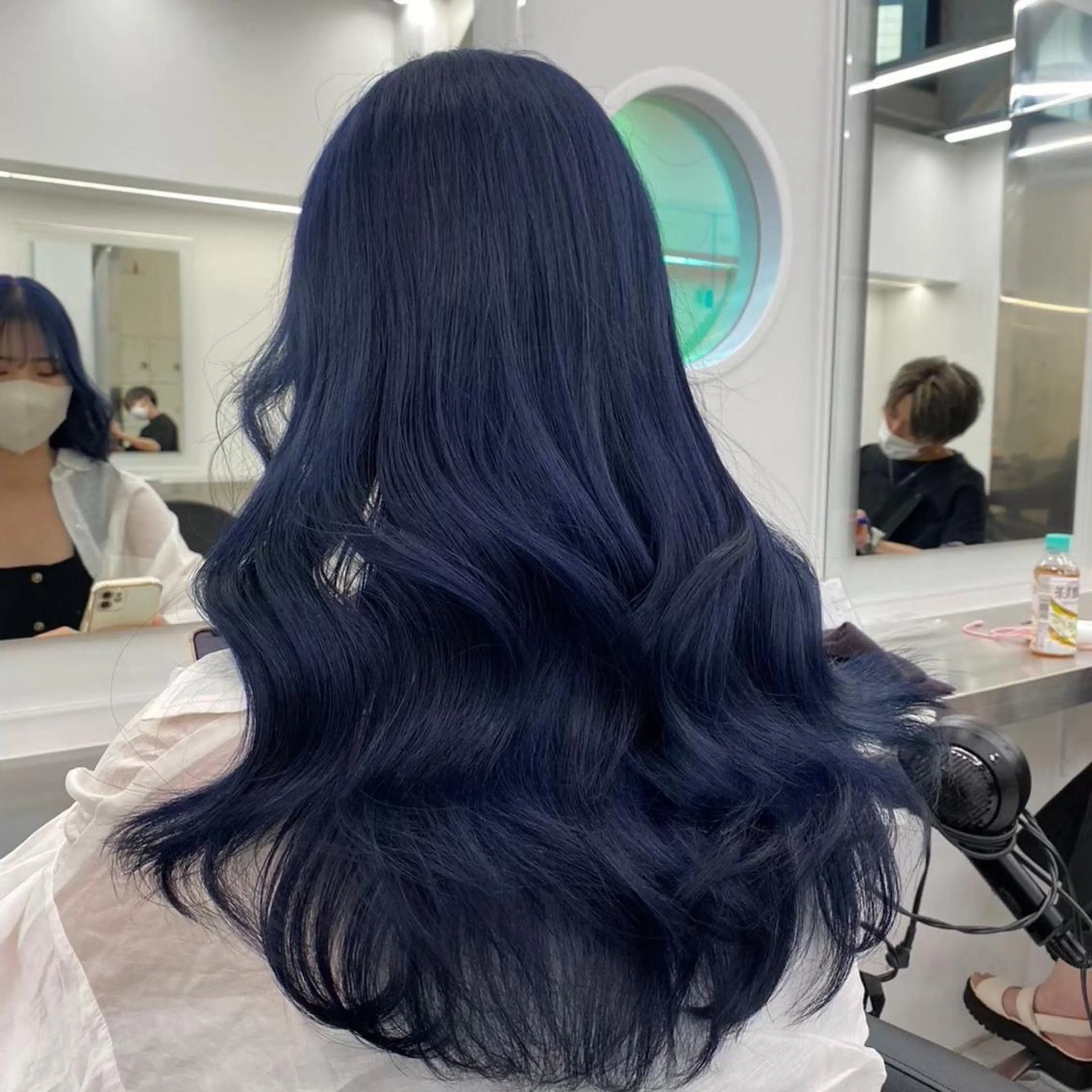 ロング カラー 黒髪 ブルーカラー ブルーブラック 韓国風カラー 韓国風ヘア ブリーチなし🌼トレ ンド🌼似合わせのヘアスタイル