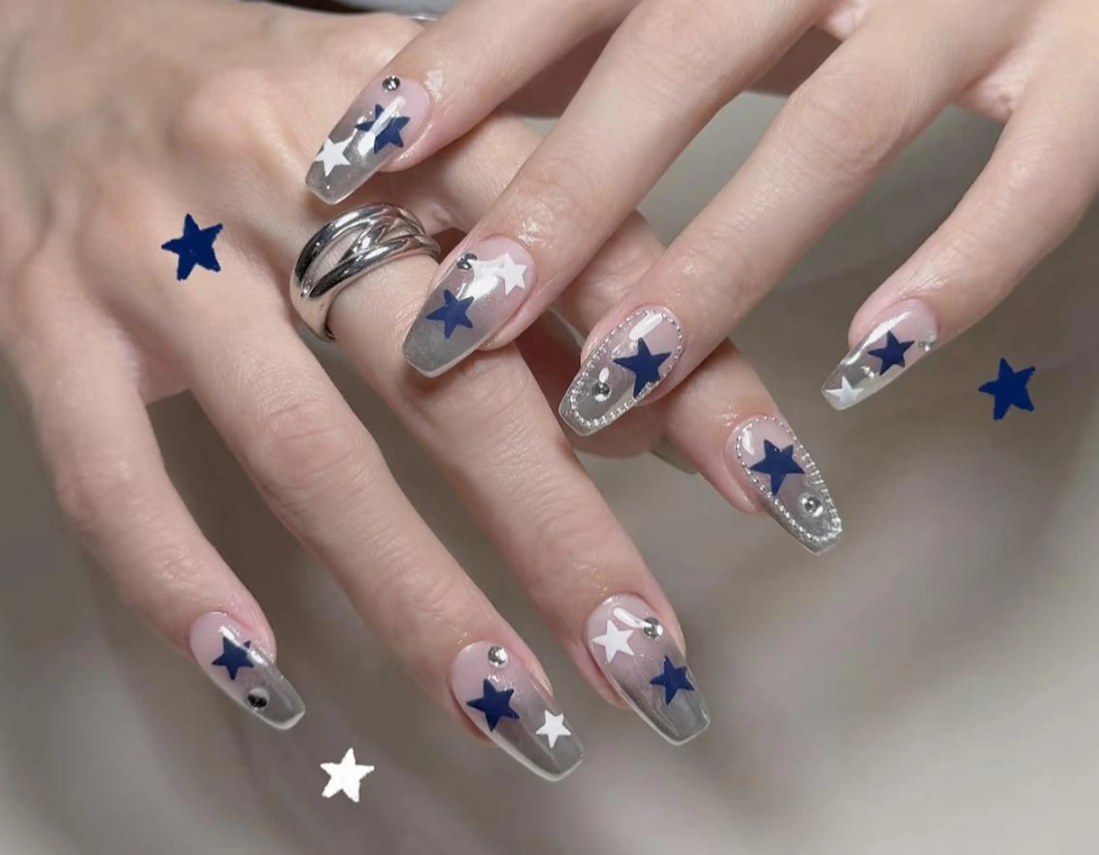 ネイル ハンドネイル エリ🫧 nail池袋東口のネイルデザイン