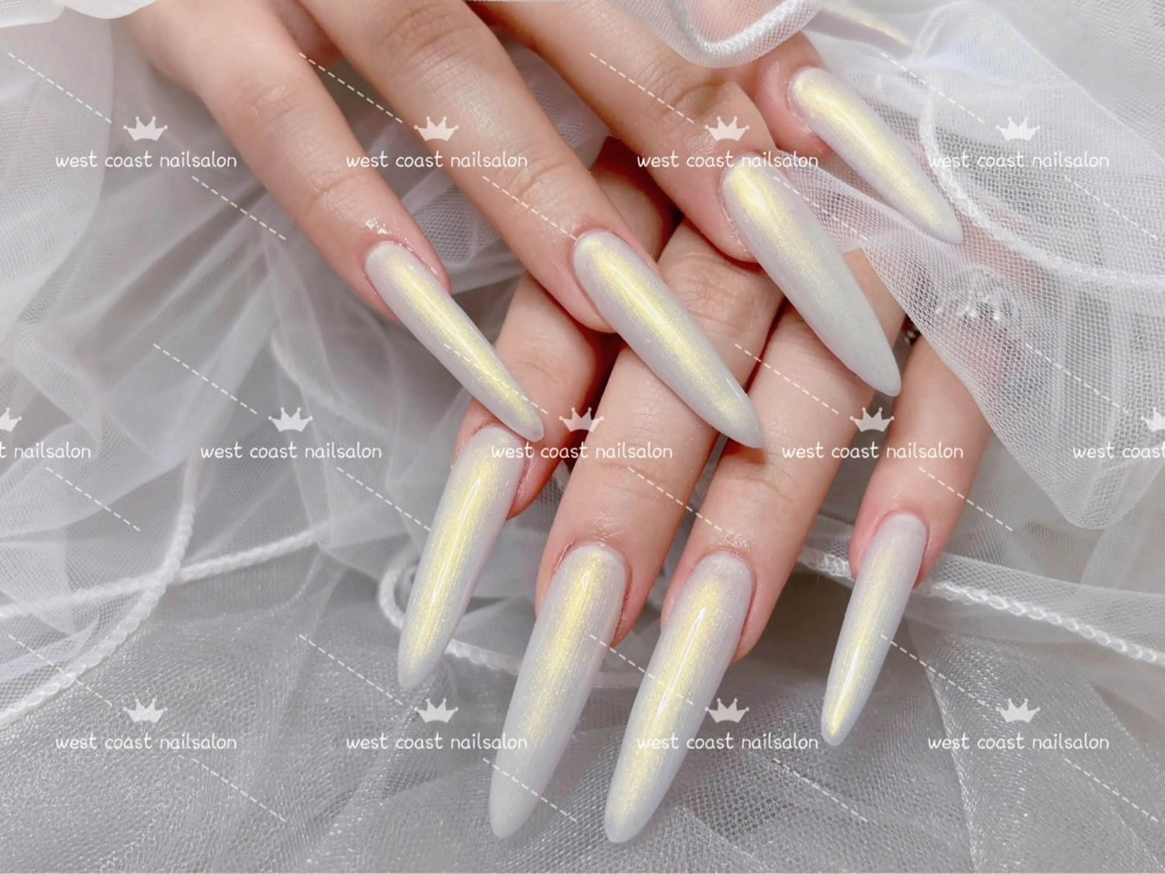 ネイル 長さ出し ラメ(グリッター) ロングネイル シンプルネイル ハンドネイル ハンドケア リボン、ガーリー パーツ放題専門店のネイルデザイン