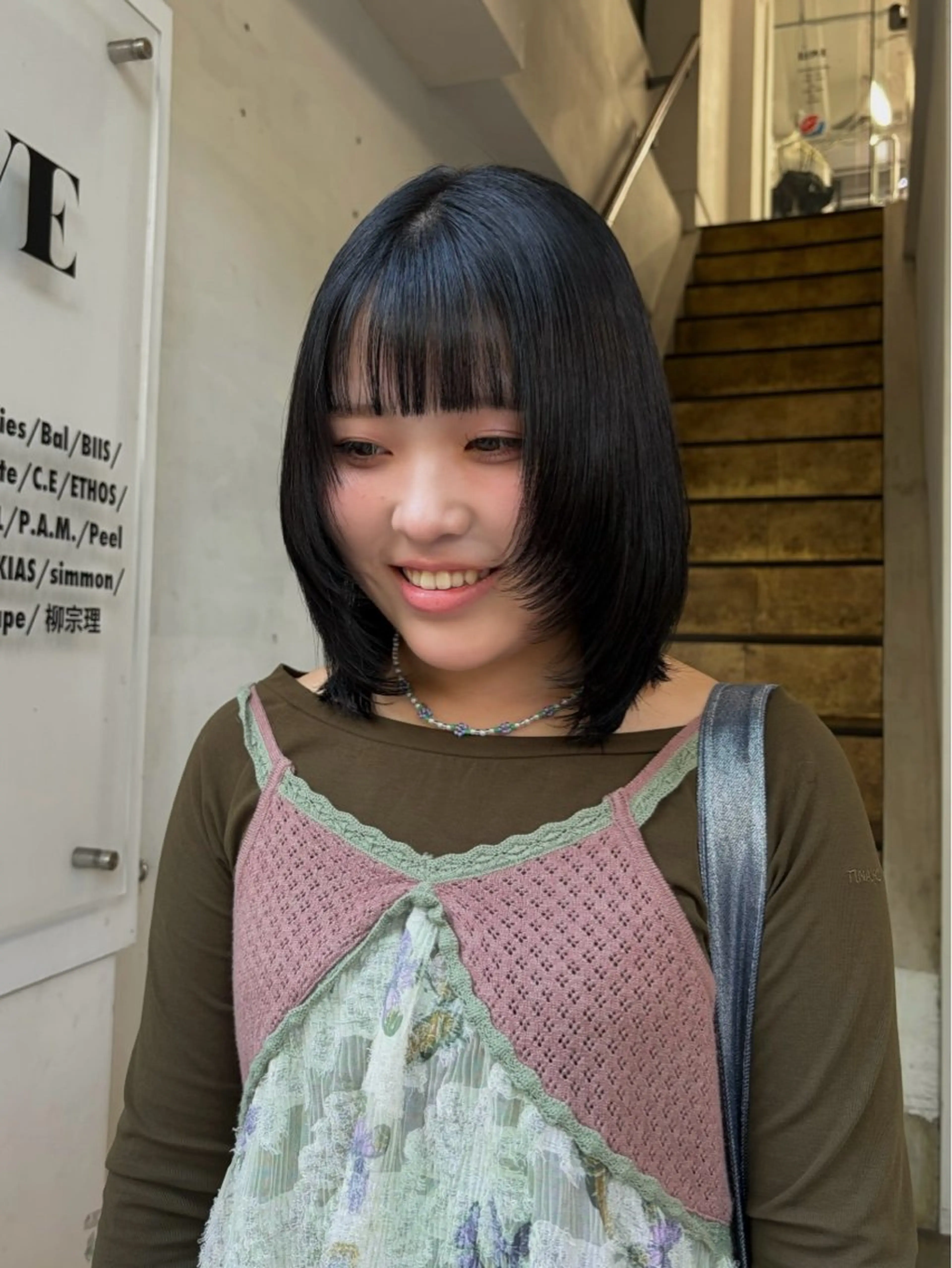 ミディアム カット ヘアカラー トリートメント 崎久保 優菜のヘアスタイル