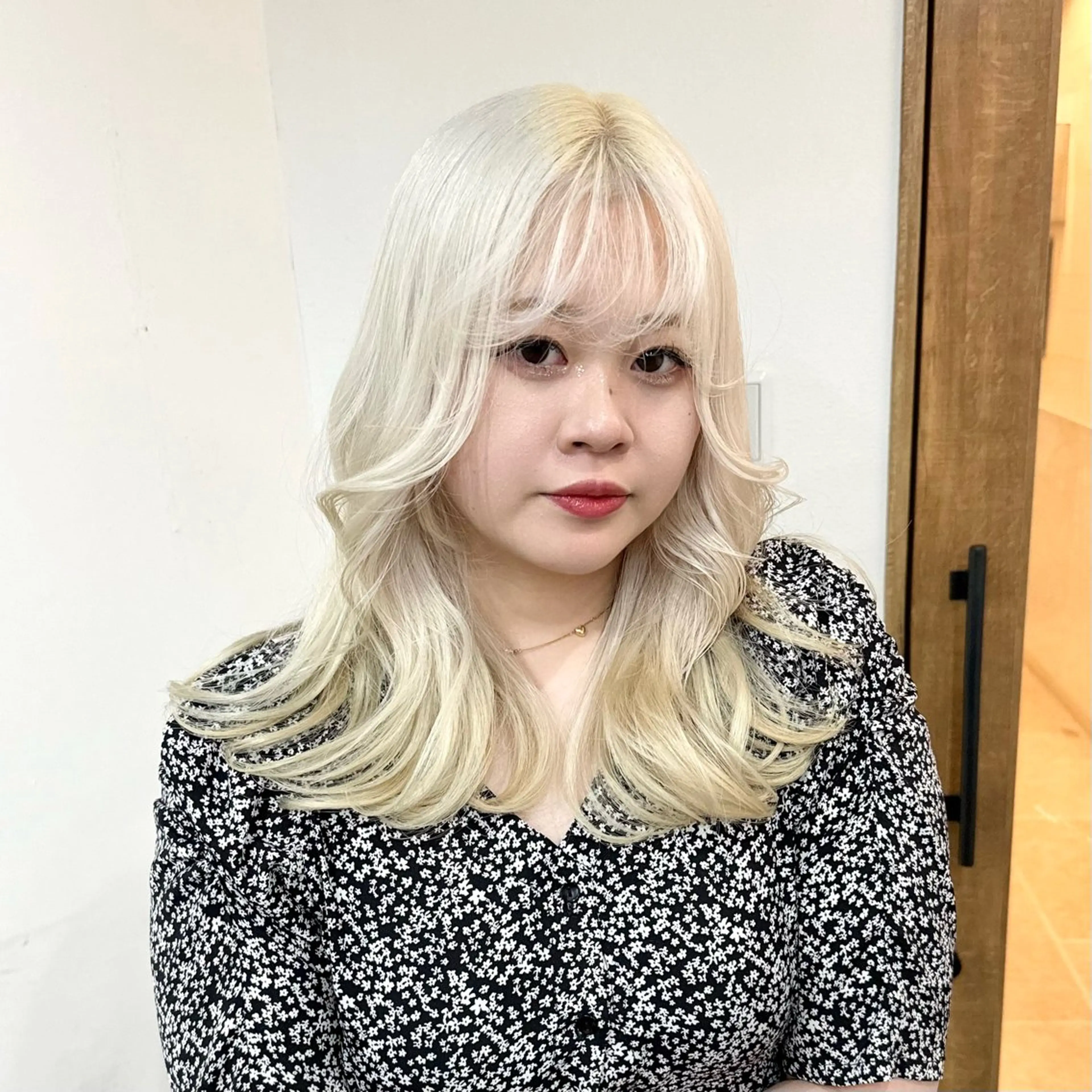 カラー ブリーチ ブロンド ハイトーンカラー ピンクカラー ホワイトピンク エクステモデル募集 💗大阪梅田/川上のヘアスタイル