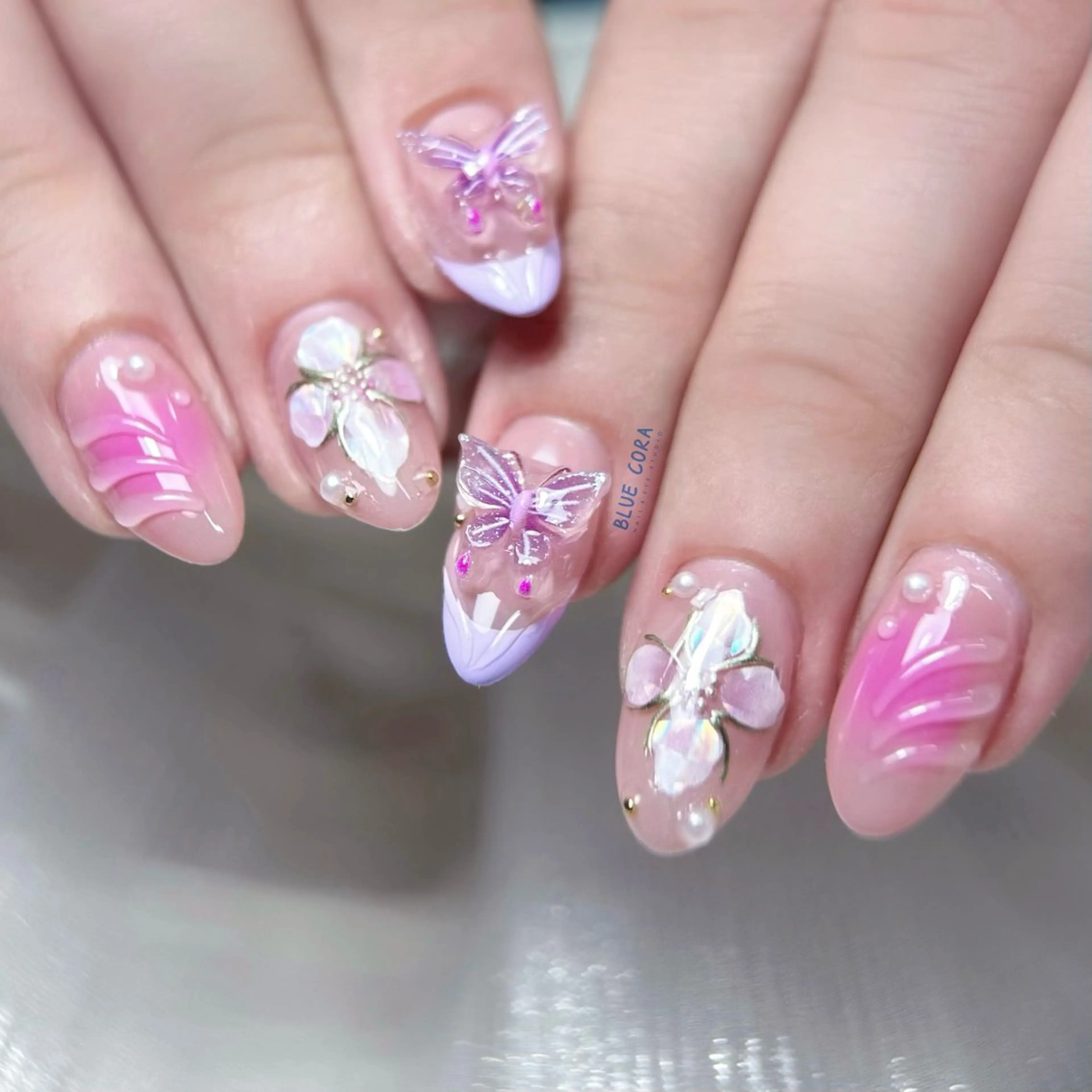 ネイル チークネイル クリアネイル フレンチネイル ハンドネイル ハンドケア BLUE CORAのネイルデザイン