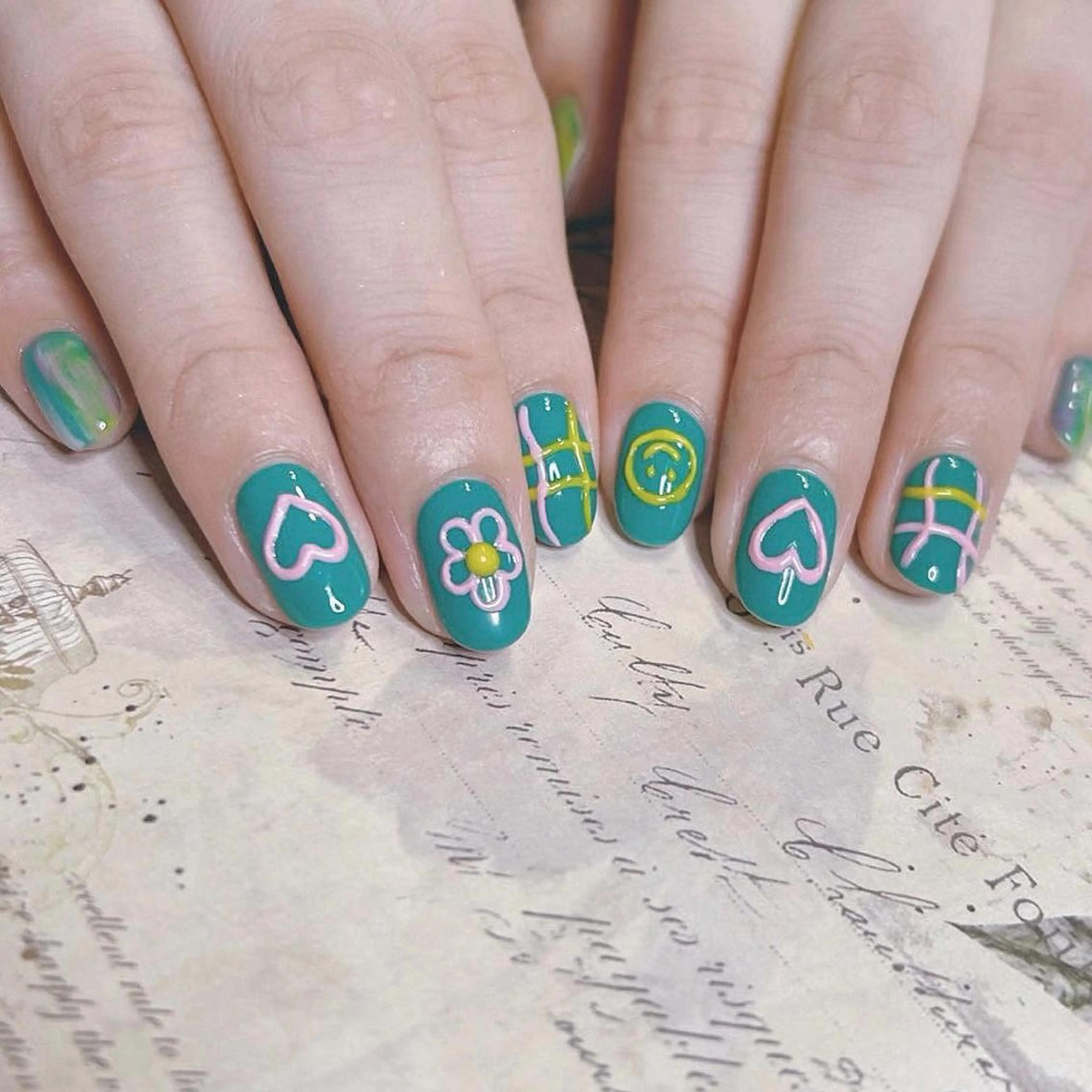 ネイル ハンドネイル NOI ROUGEのネイルデザイン